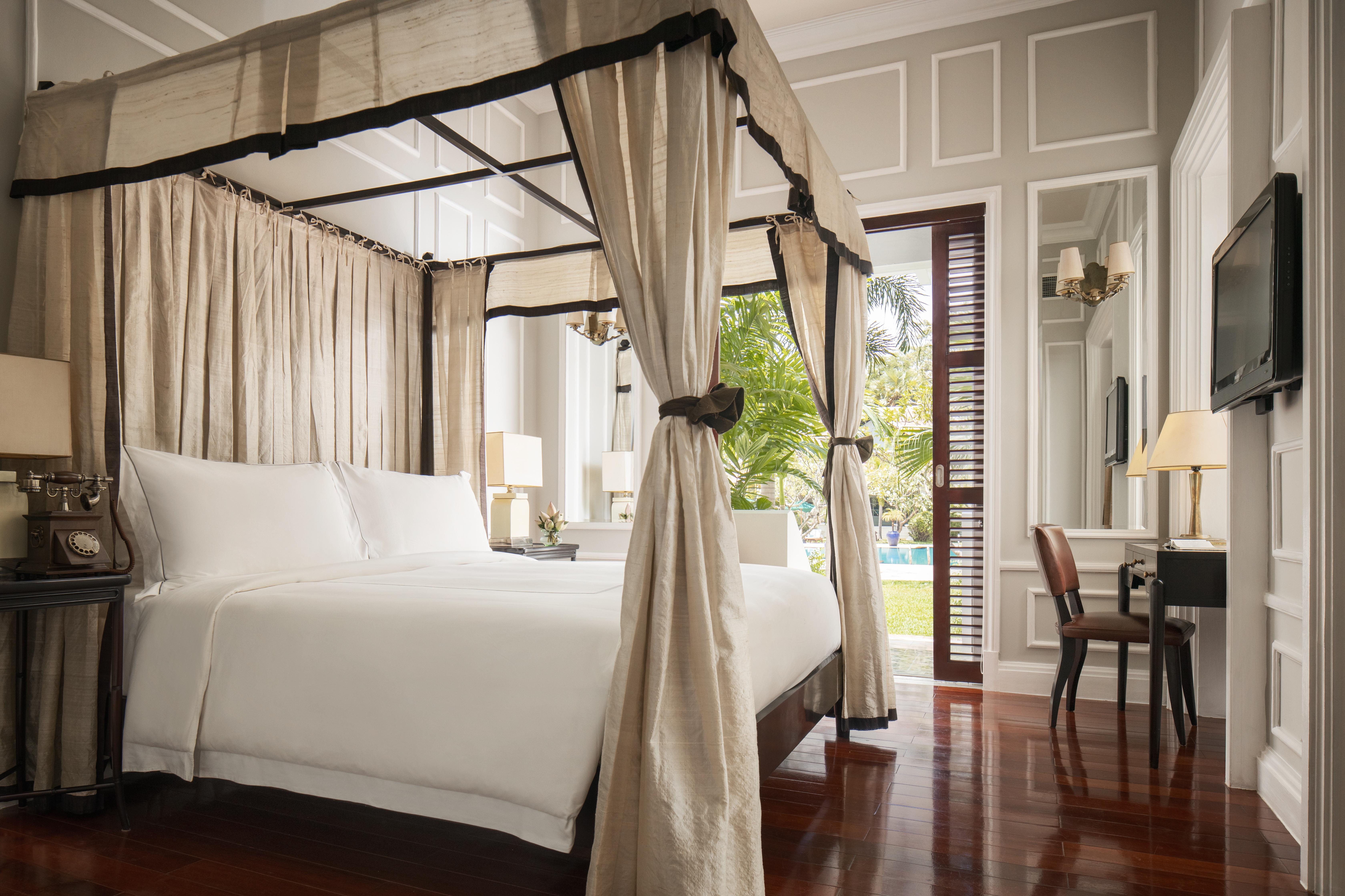 Raffles Suite