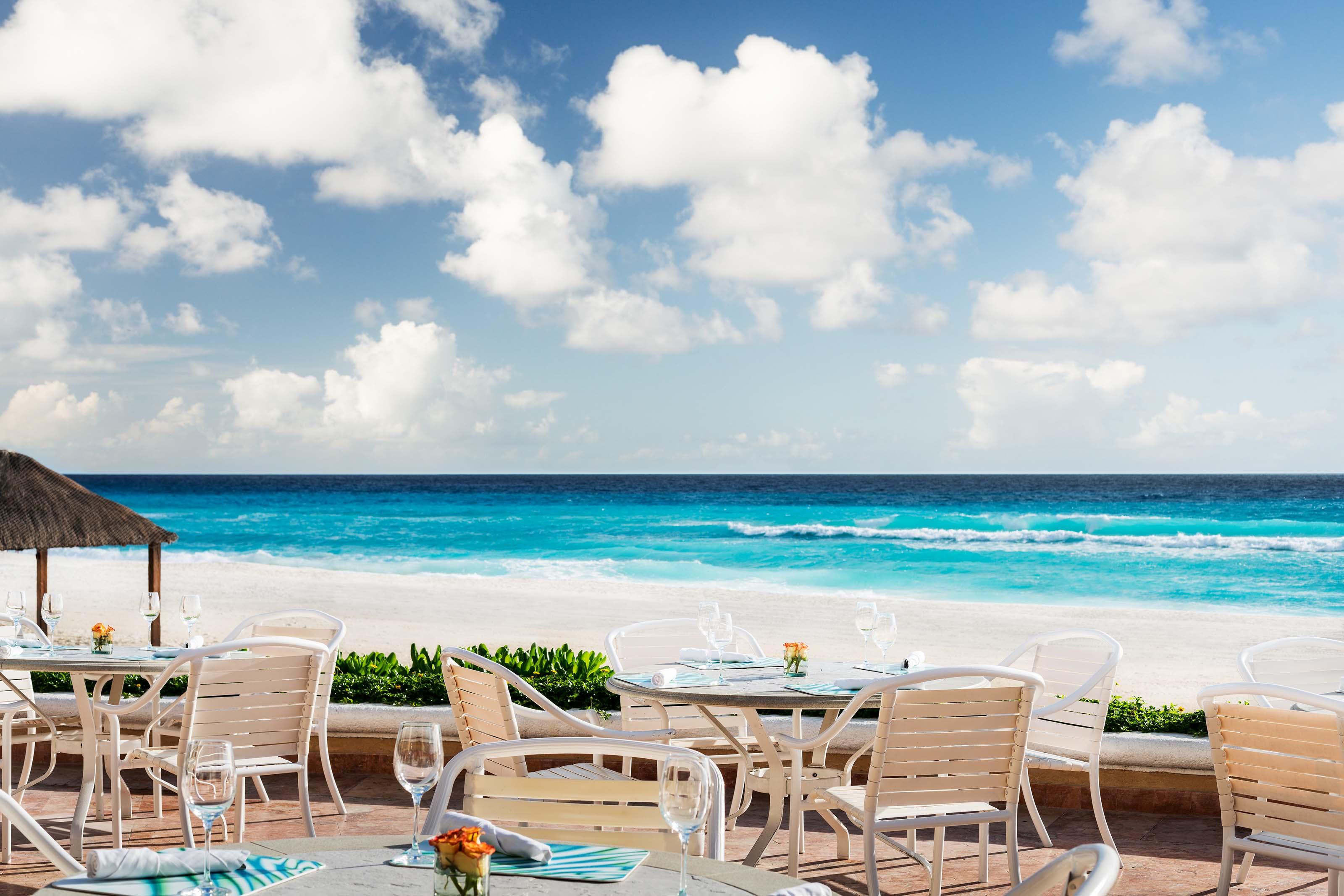 Kempinski Hotel Cancun, Mexico — Kempinski Hotel Cancun - Caribe Bar & Grill