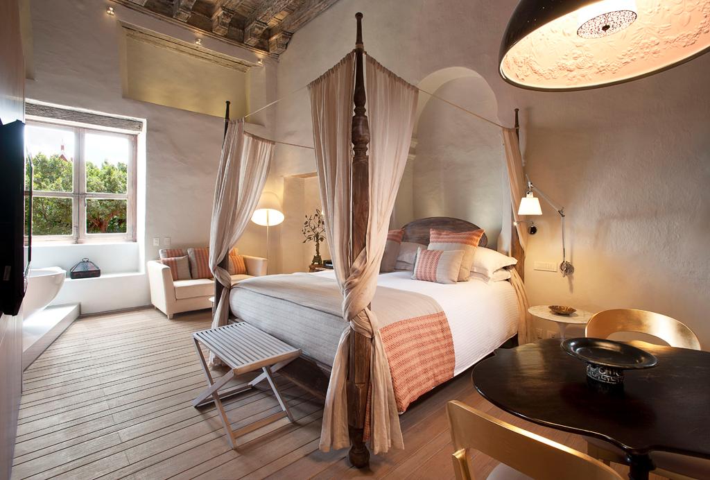 Colonial Junior Suite