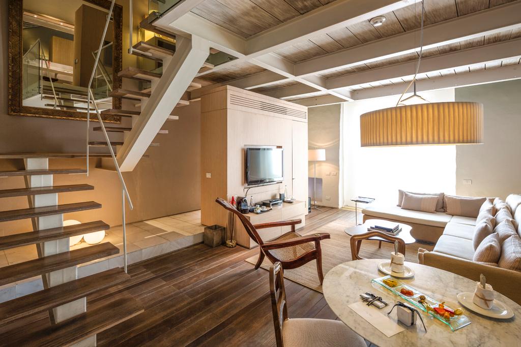 Colonial Duplex Suite