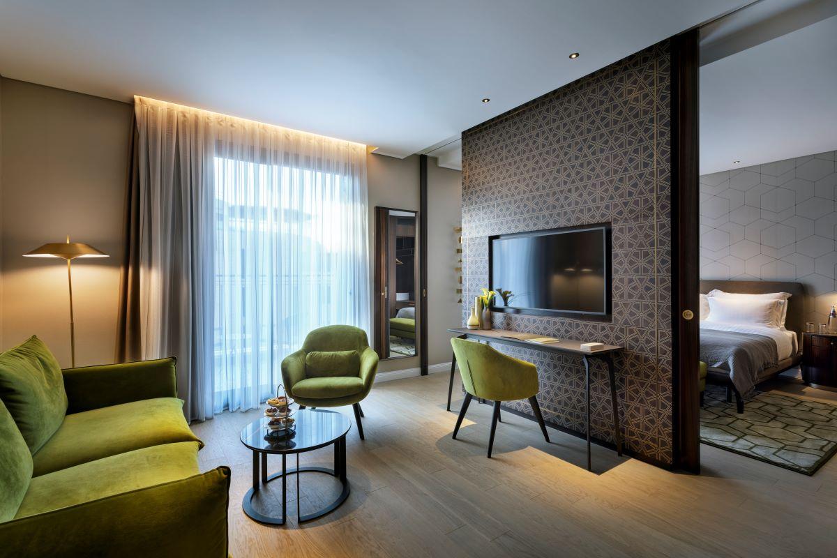 Premium Balcony Suite