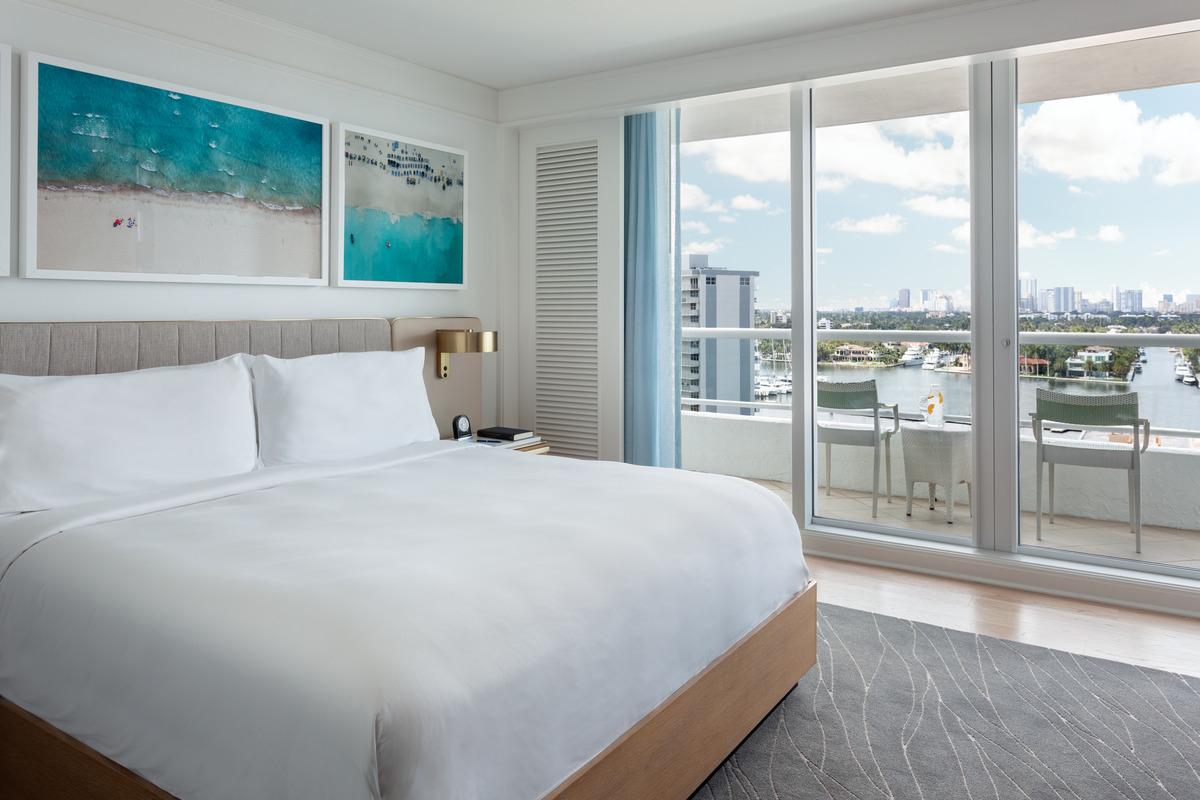 Intracoastal View King Bedded Room