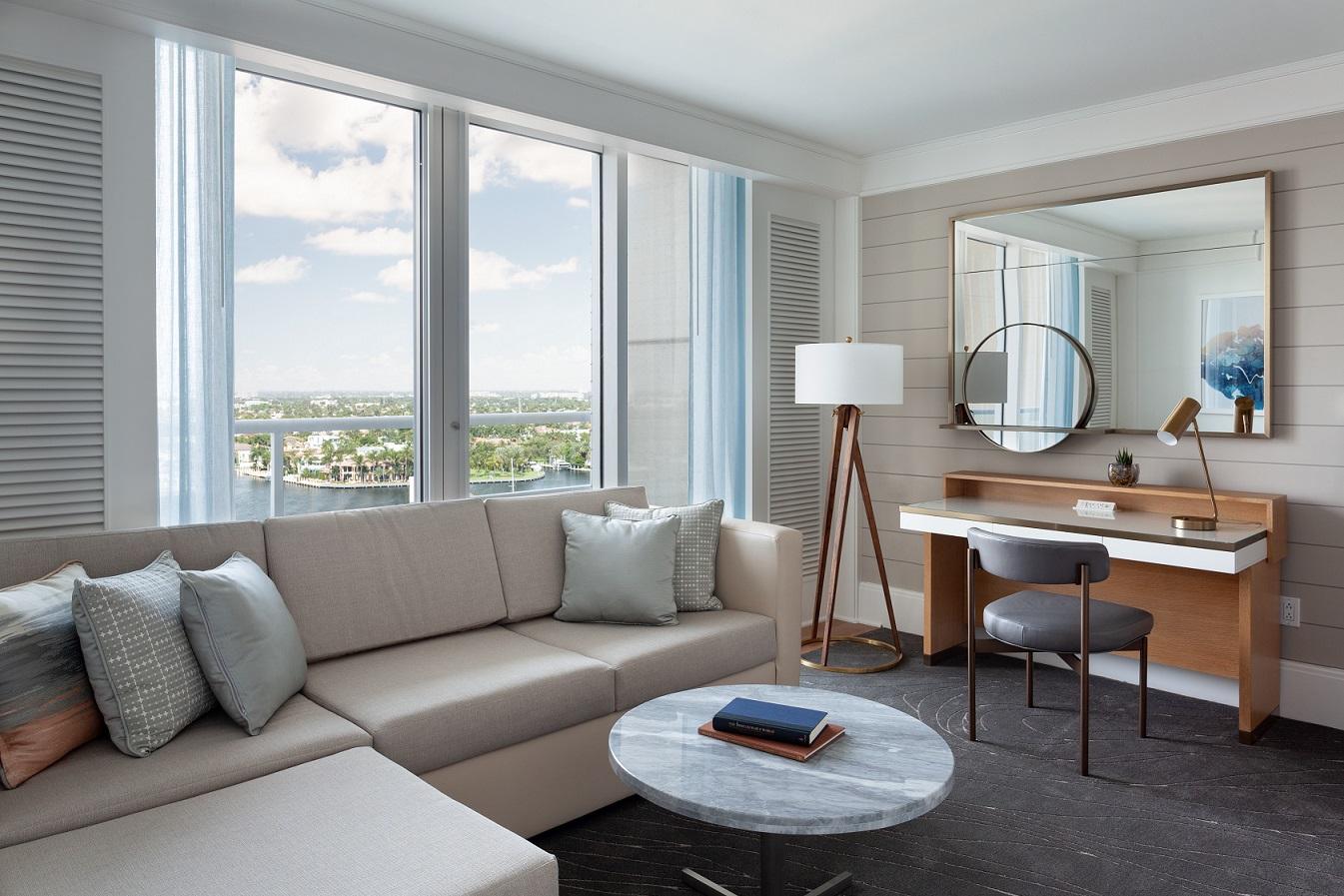Junior Suite Intracoastal View, King Bed