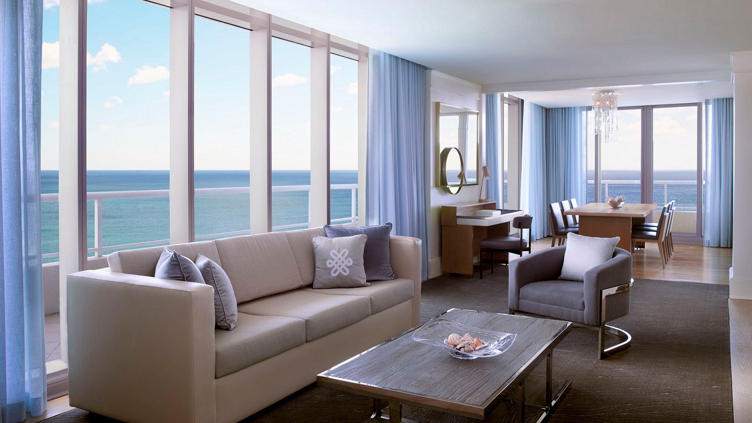 The Ritz-Carlton Suite