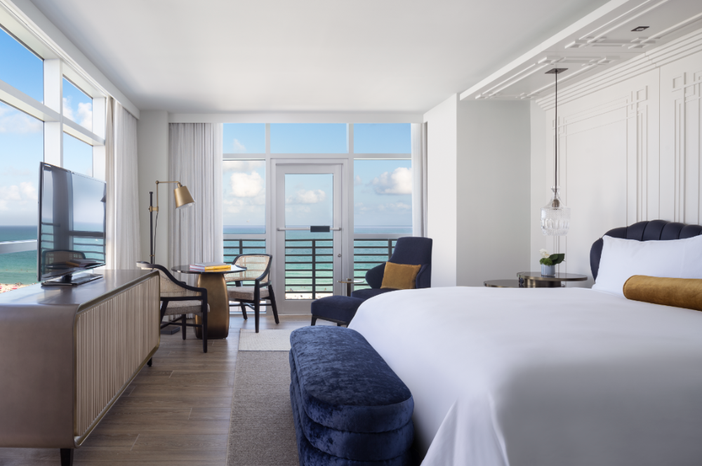 Club Oceanfront Guestroom, 1 King, High Floor