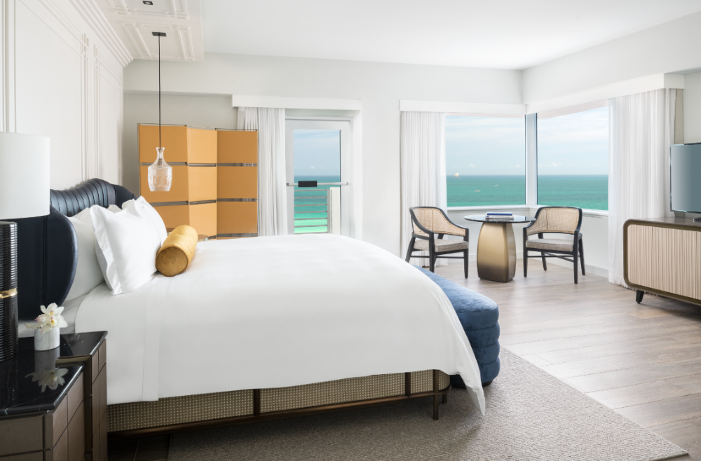 Club Ocean Front Suite, 1 Bedroom Suite, 1 King, Bathrooms 1,5