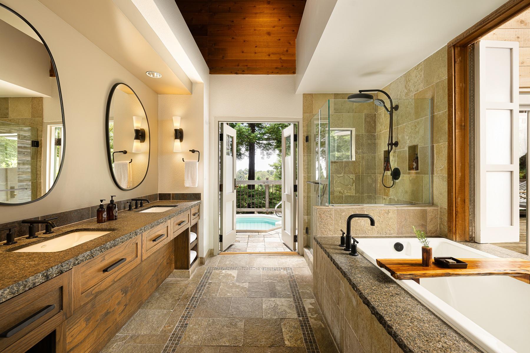 HOT TUB SUITE