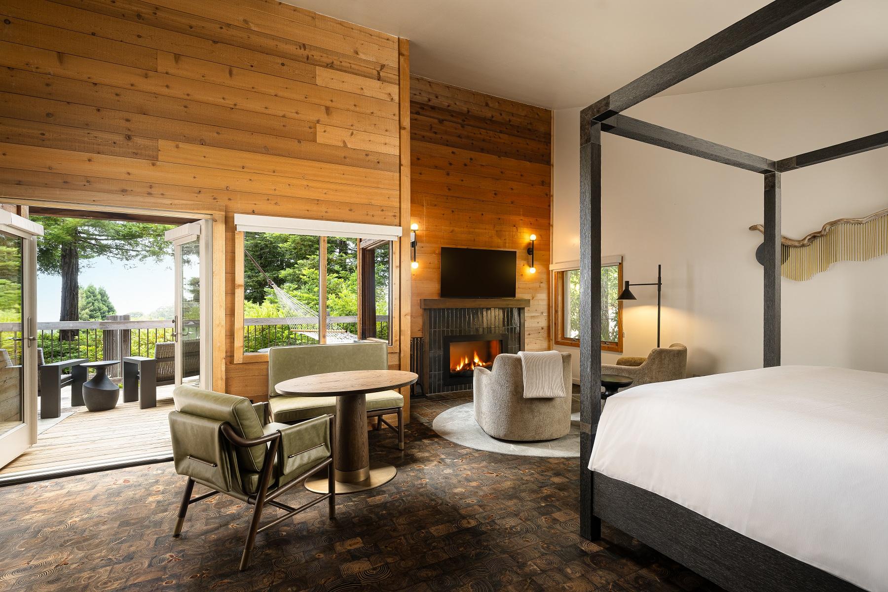 BIG SUR SPA SUITE