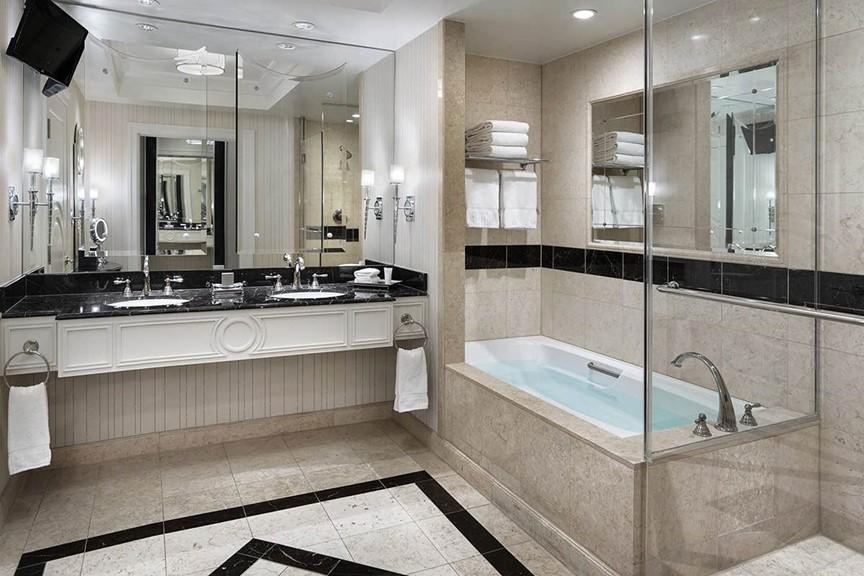 The Palazzo Luxury King Suite