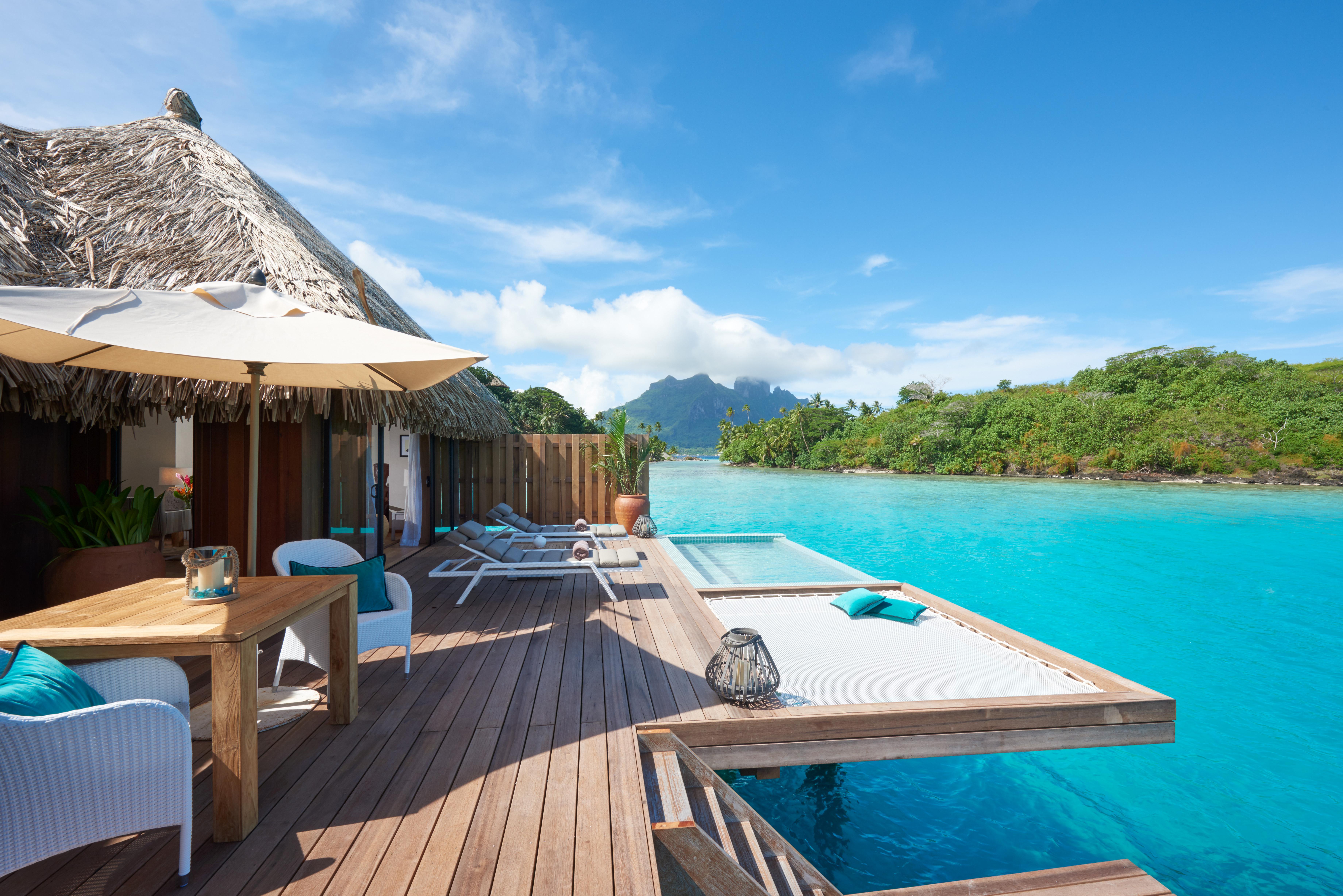 Royal Pool Overwater Villas