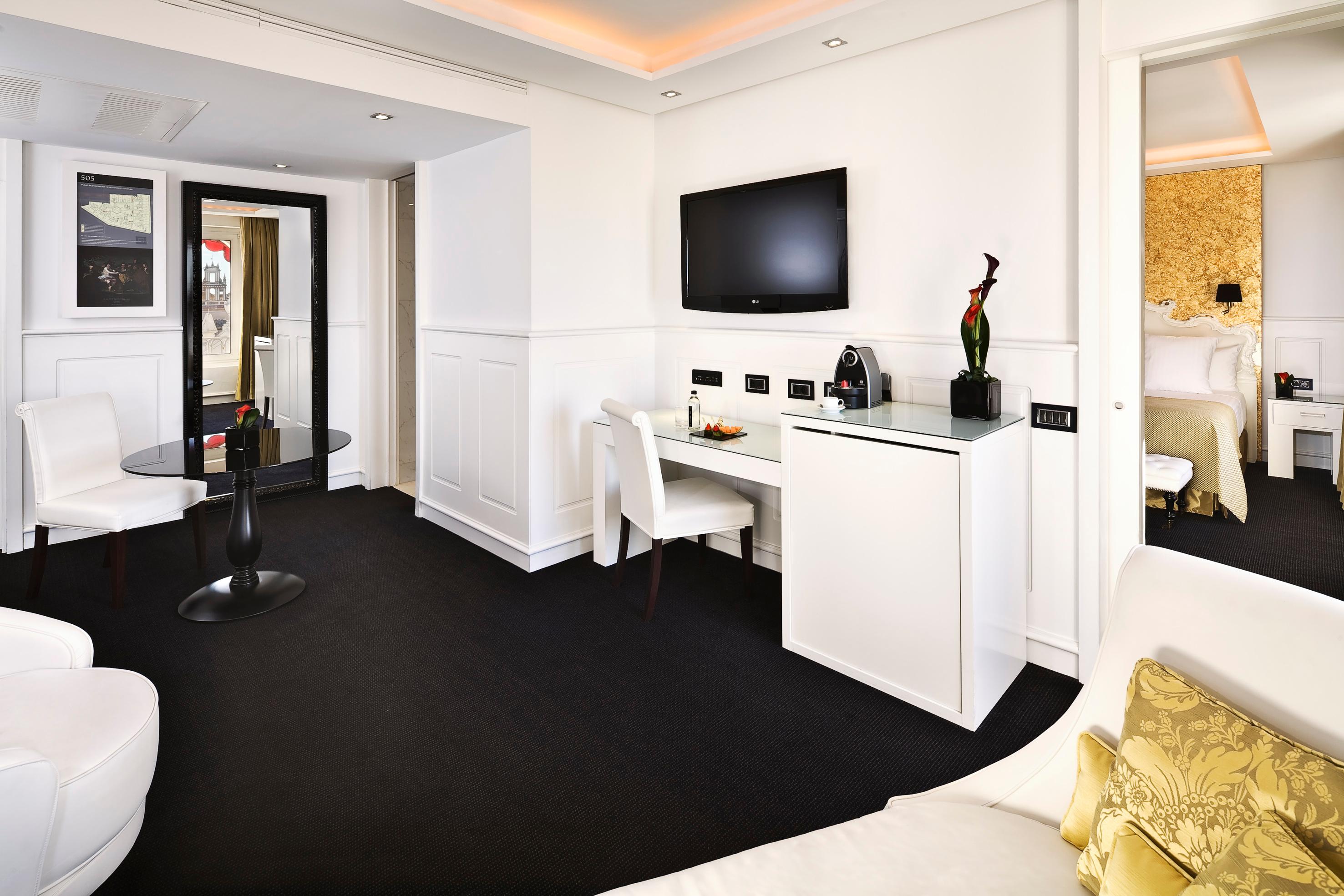 One Bedroom Suite RedLevel