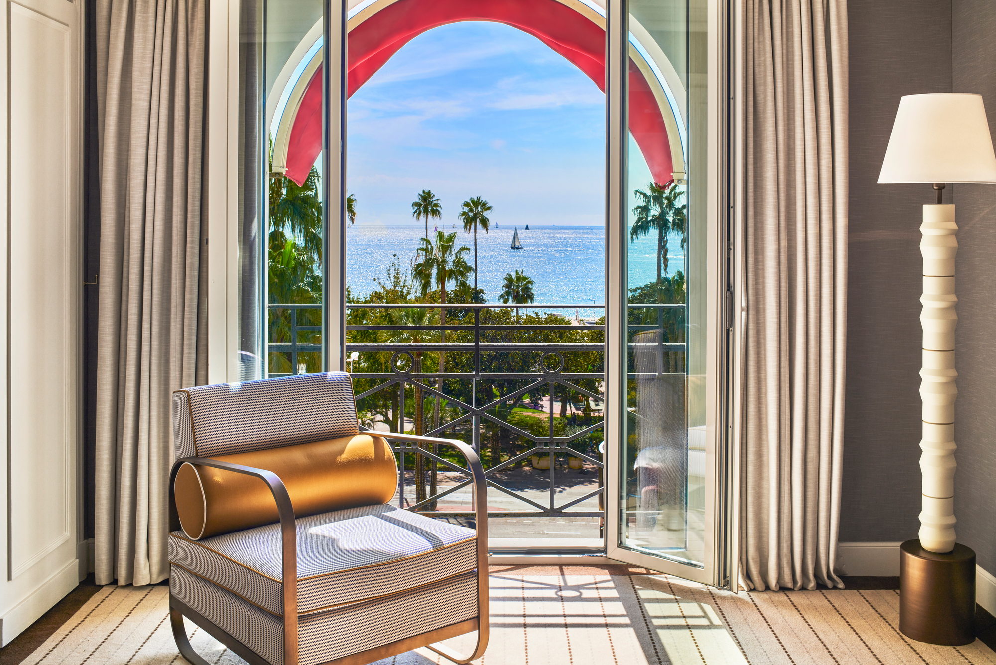 Deluxe Sea View Suite