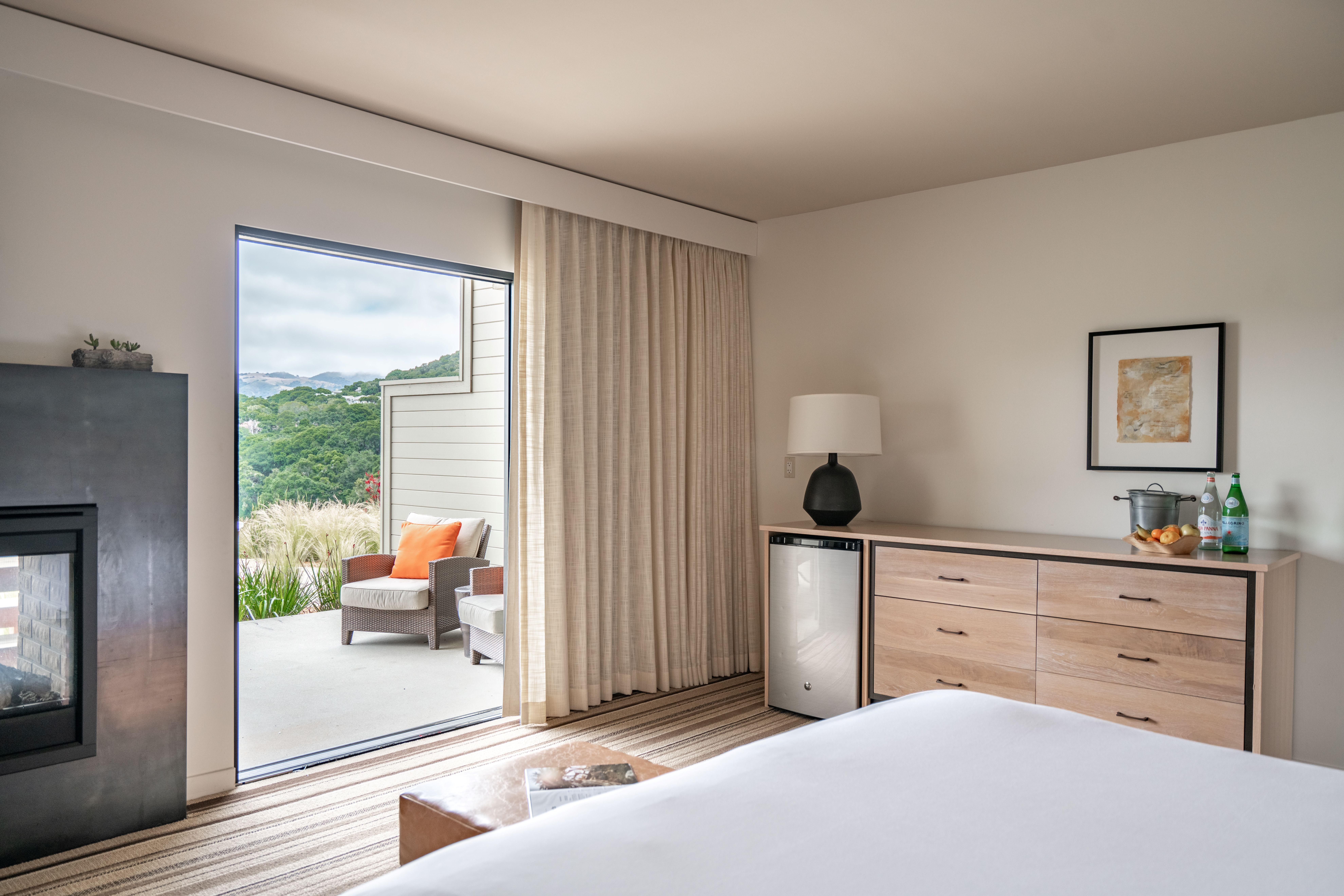 Vineyard Oak Studio with King Bed