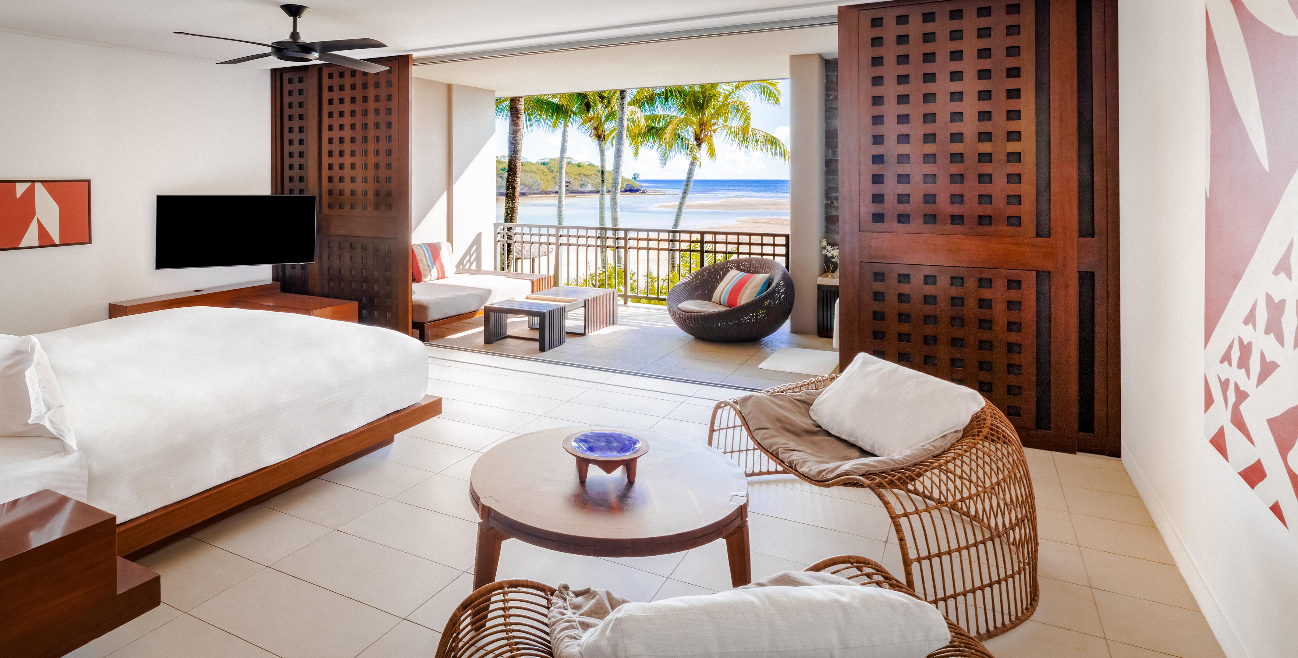 1 KING BEACHFRONT BALCONY