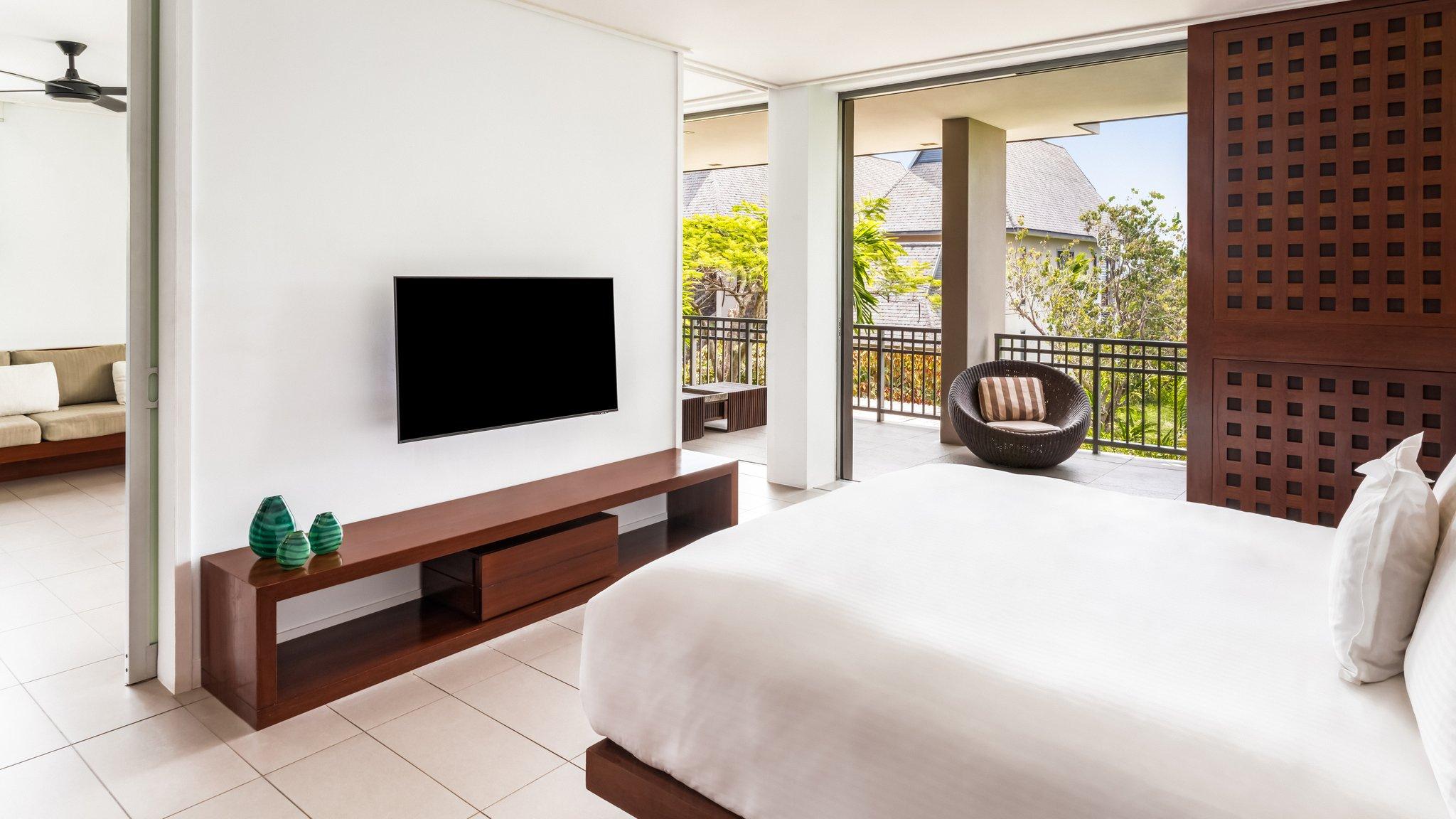 1 BEDROOM SUITE CLUB LOUNGE ACCESS