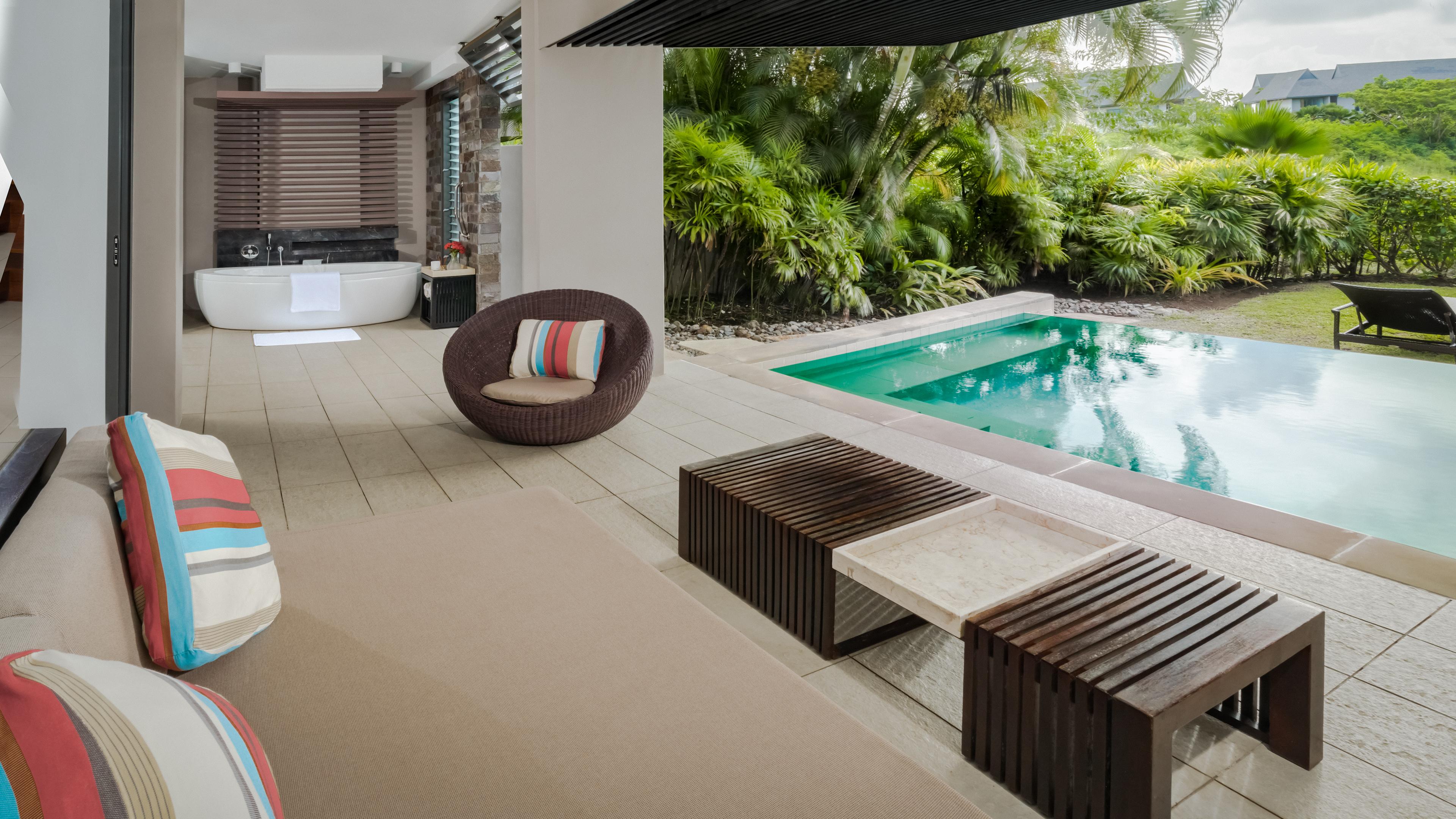 1 BEDROOM SUITE PLUNGE POOL CLUB LOUNGE ACCESS