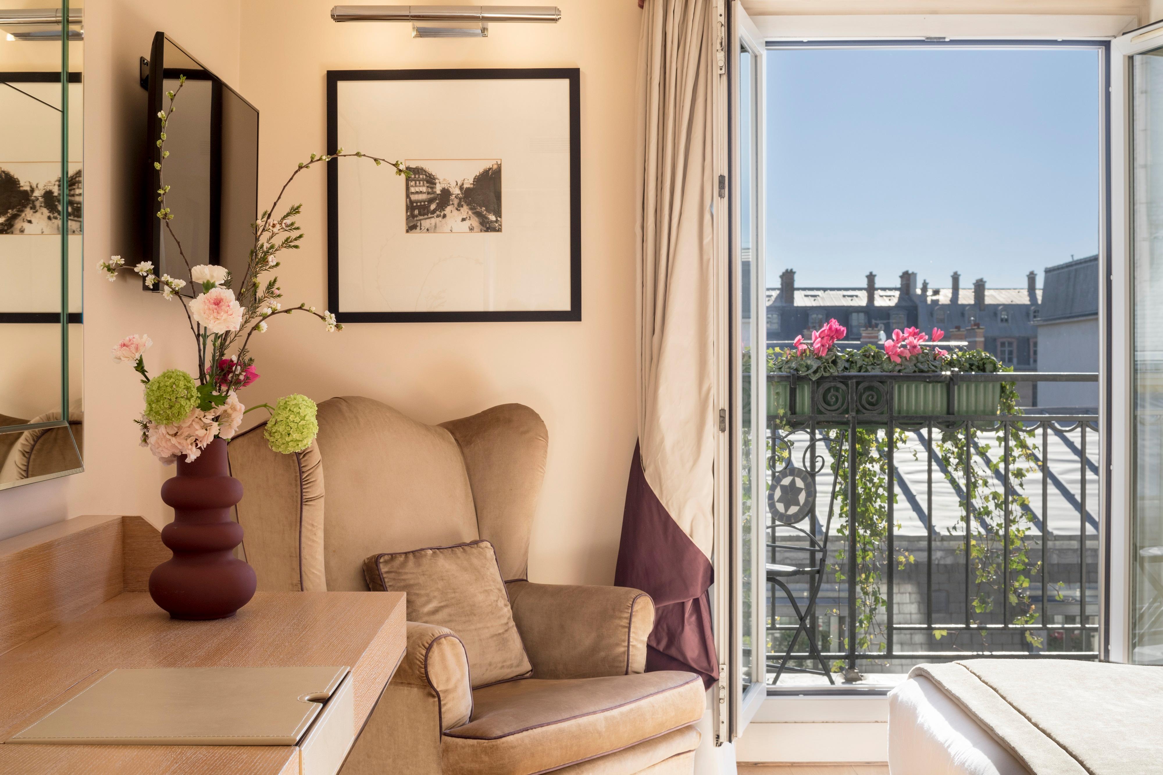 Deluxe Balcony room