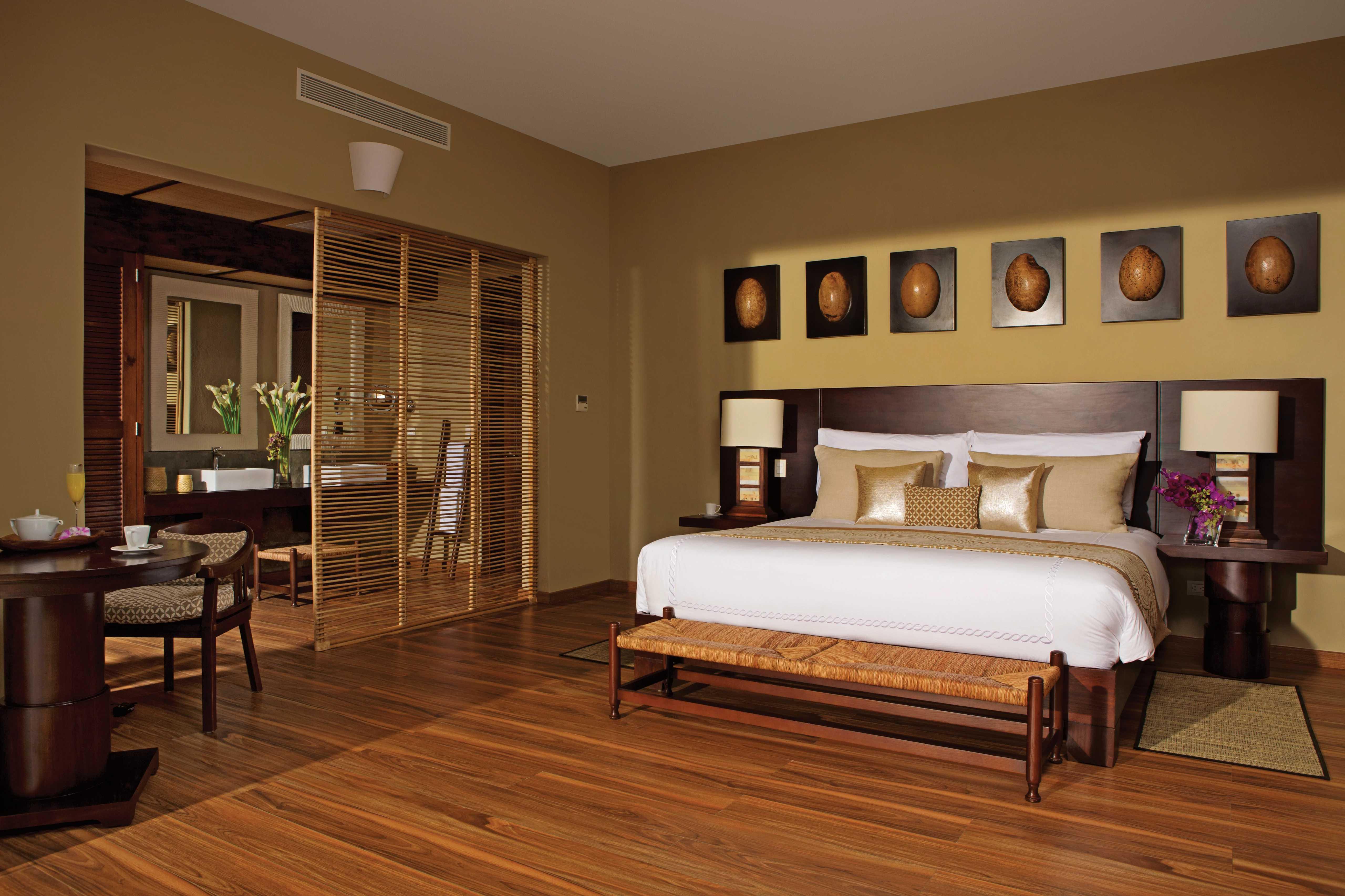 Romantic Junior Suite Pool View