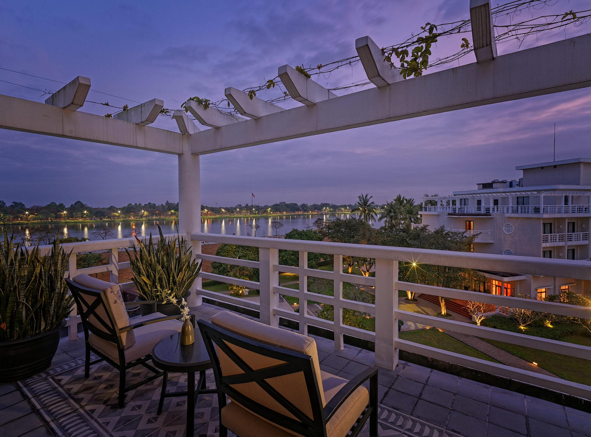 Deluxe River View