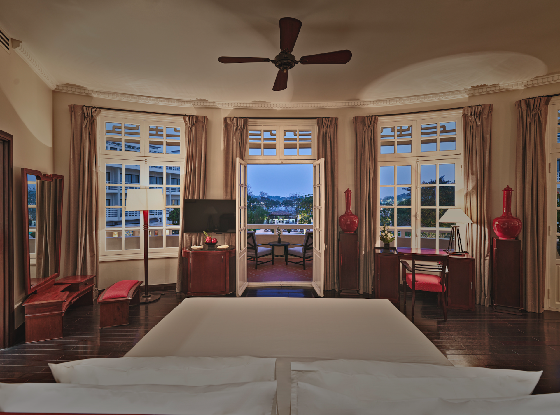 Colonial Suite