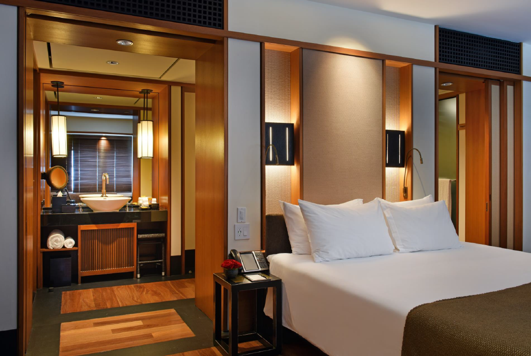 Art Deco, Studio Suites, Courtyard View