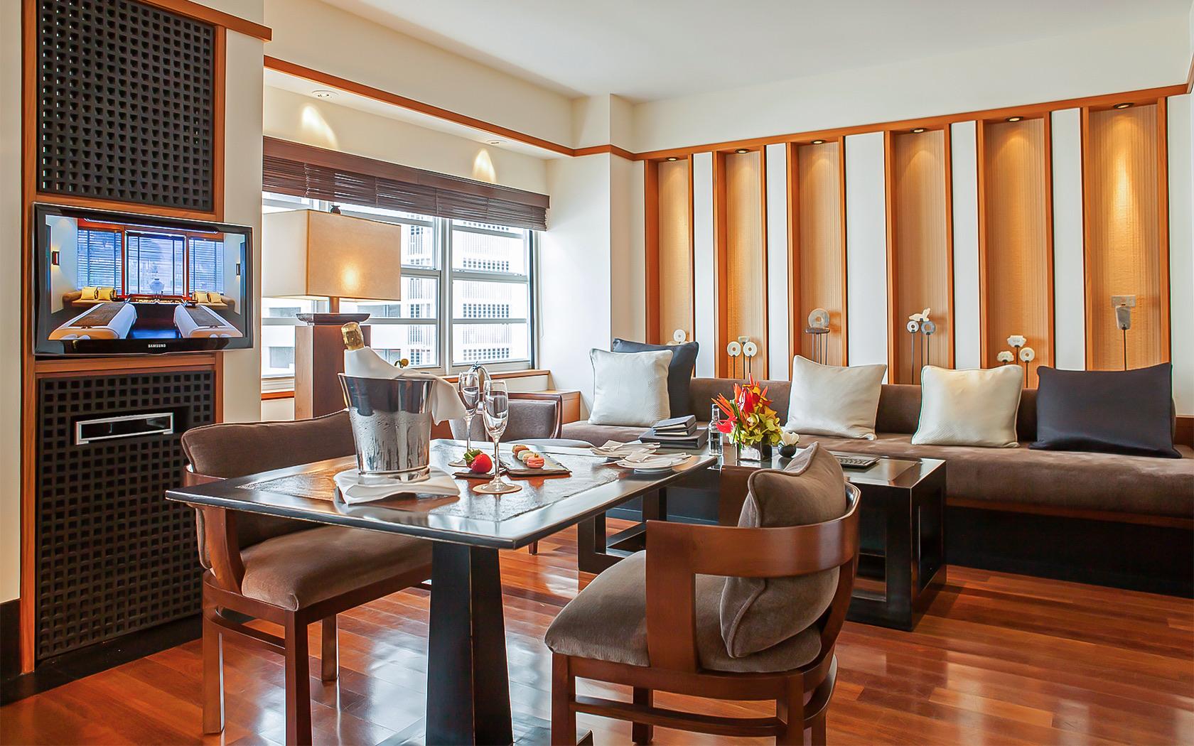 Art Deco, Studio Suites, City View