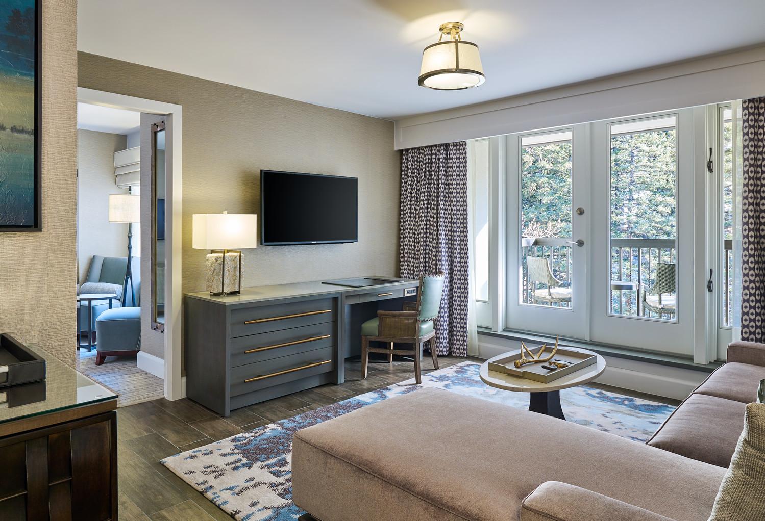 Mountain View Executive Suite with One King Bed