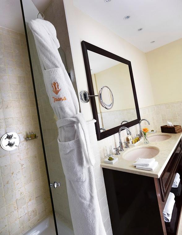 Exclusive Pine Park Room