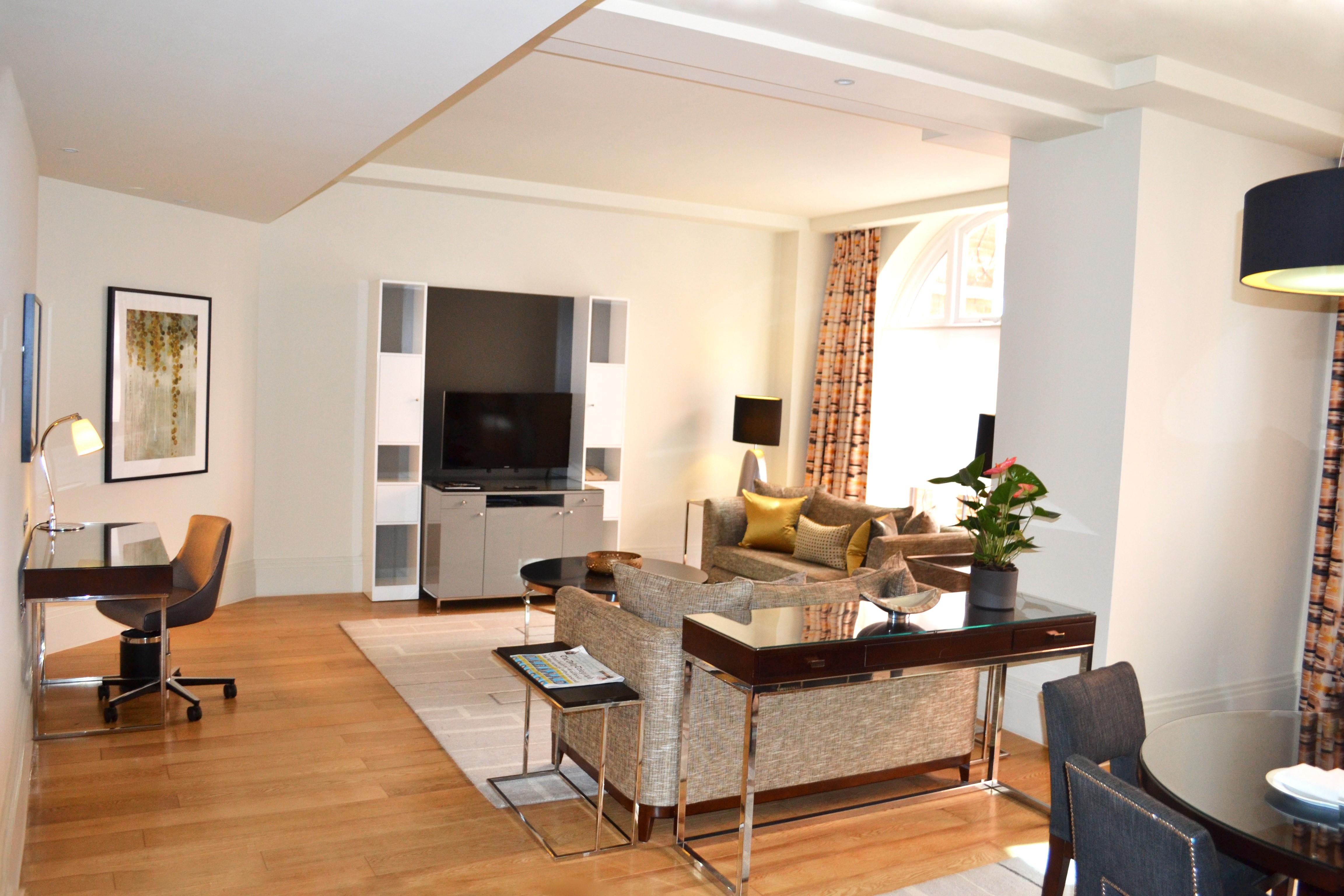 Kings Deluxe One Bedroom Suite