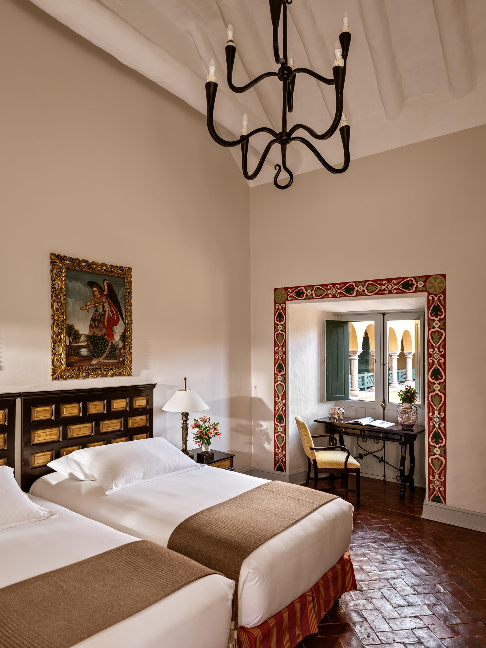 Deluxe King Room with Oxygen