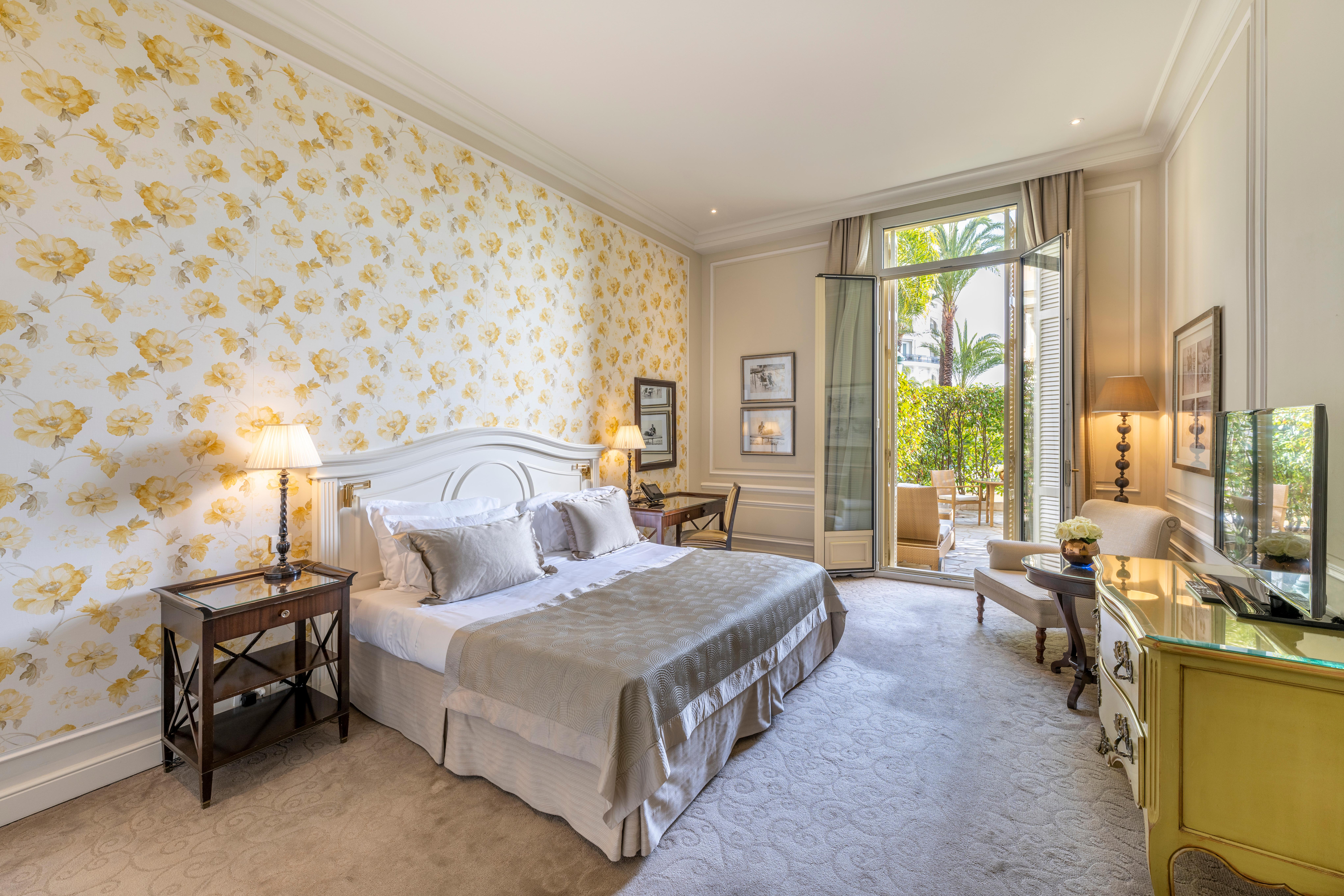 Deluxe Room - City or Courtyard View
