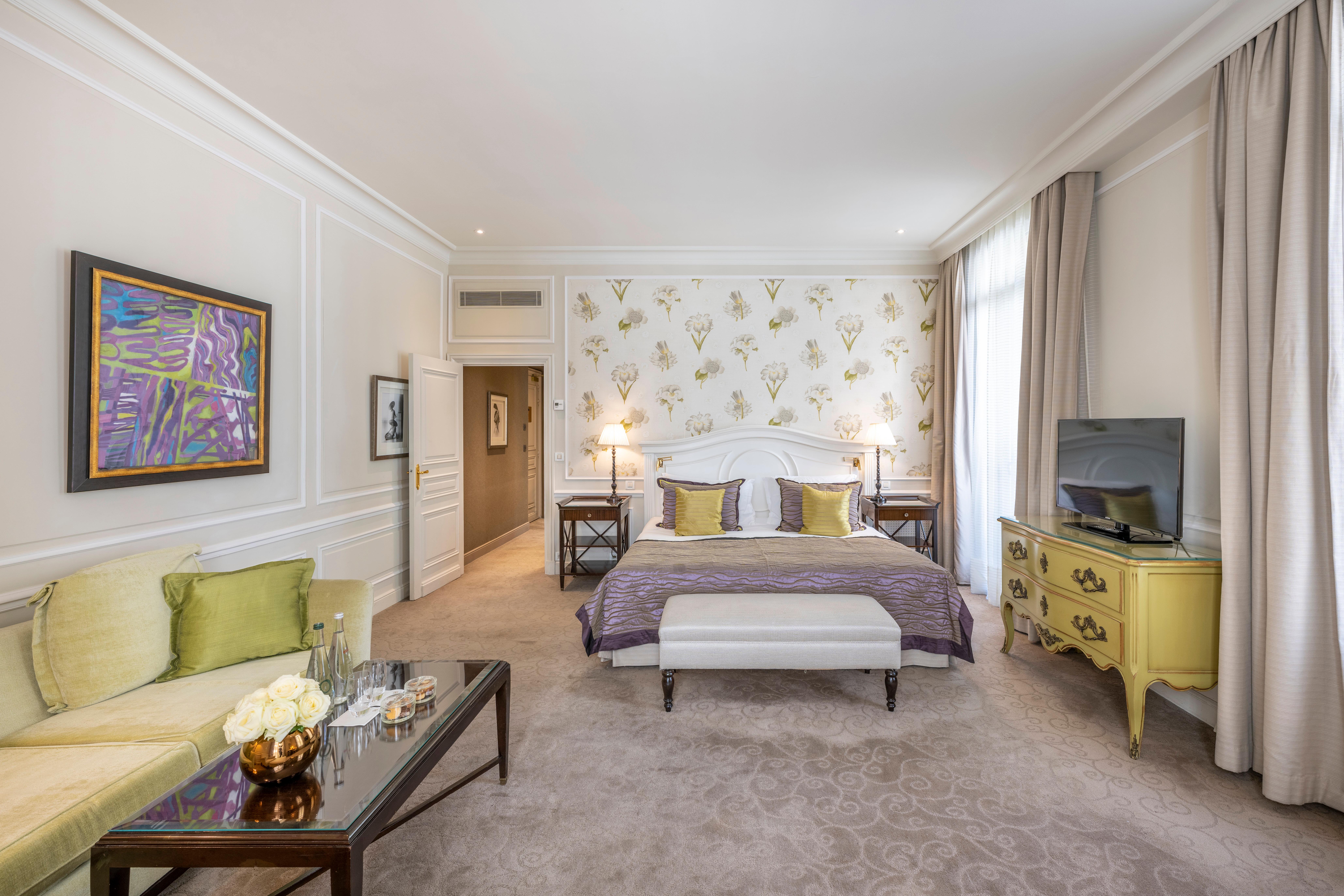 Junior Suite - City or Courtyard view