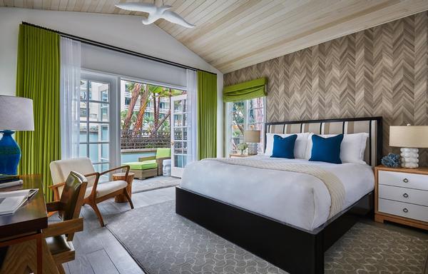 Signature Bungalow Room