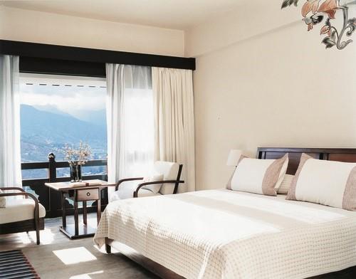 Valley View Room