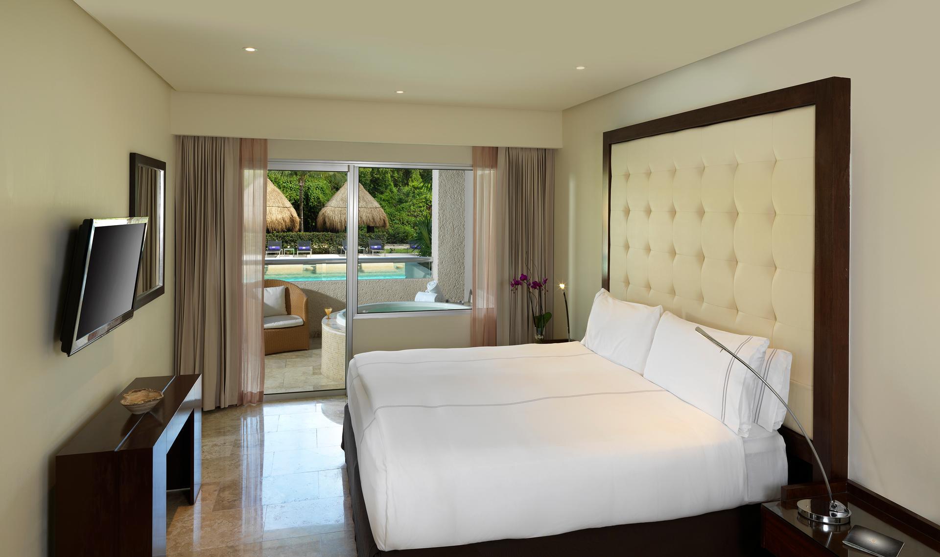 The Reserve Master Suite Swim Up