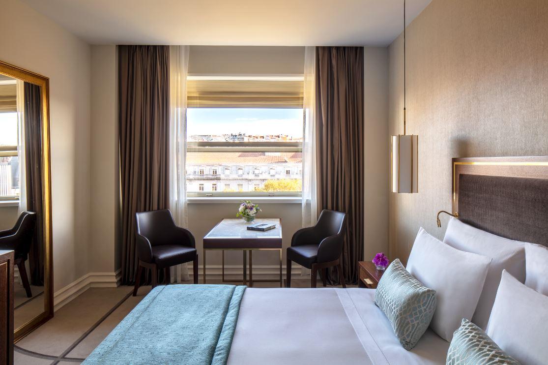 Deluxe Avenue View