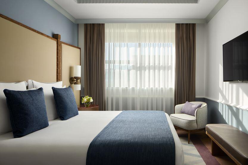 Executive Suite Signature