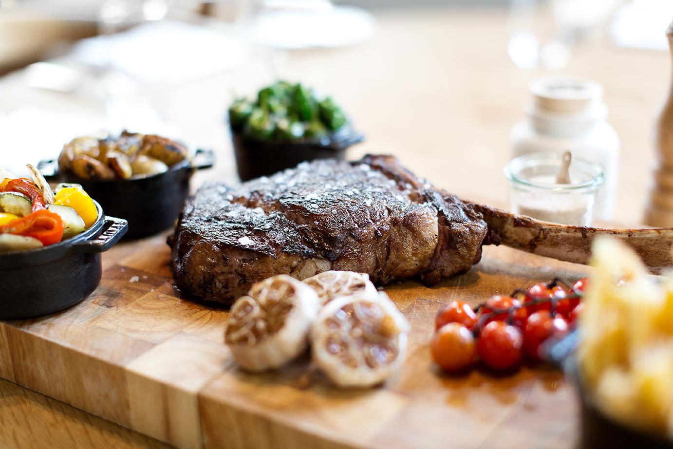 The Ritz-Carlton, Vienna, Austria — The Ritz-Carlton, Vienna - Dstrikt Steakhouse