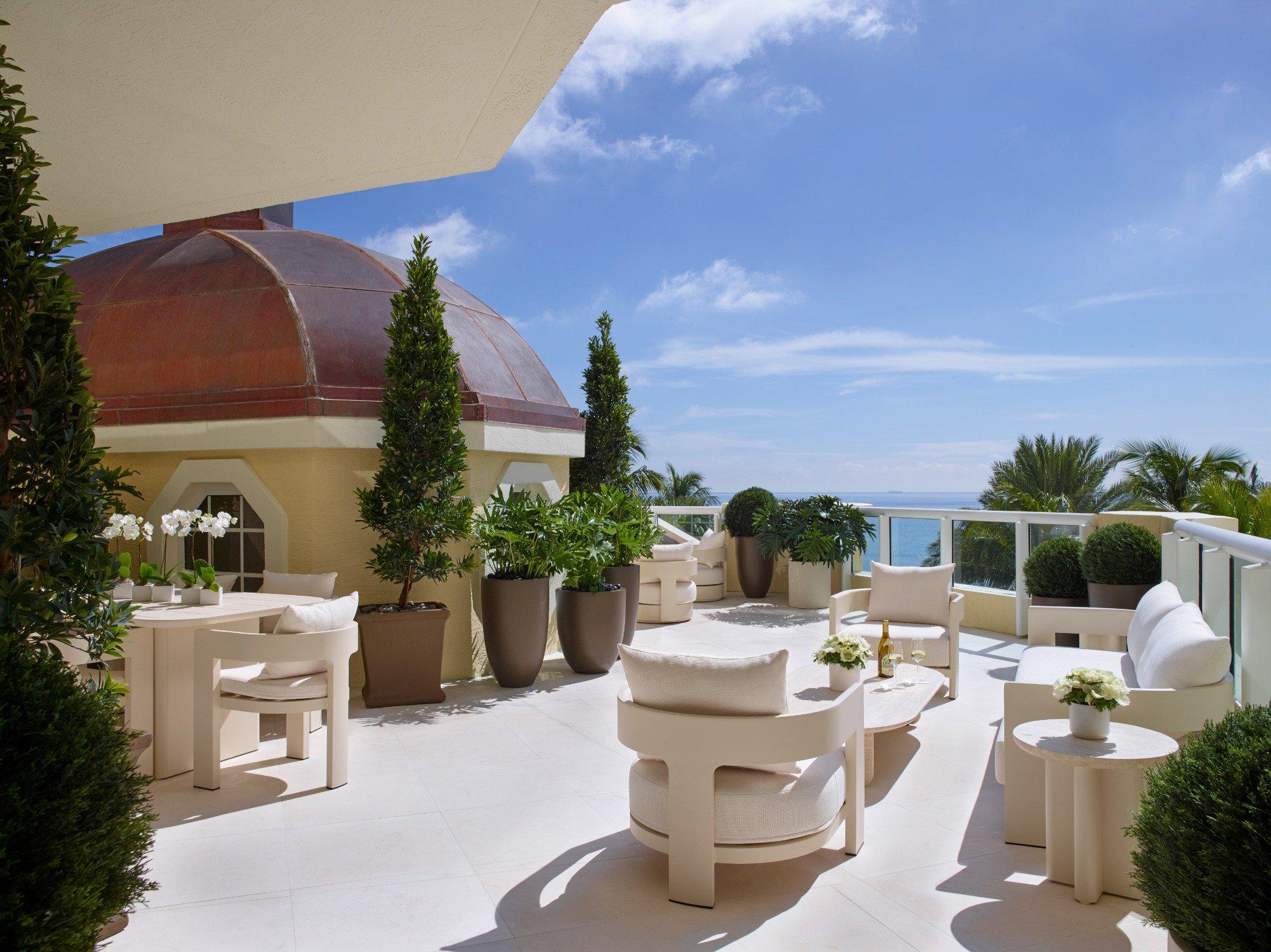 One Bedroom Oceanfront Villa Suite