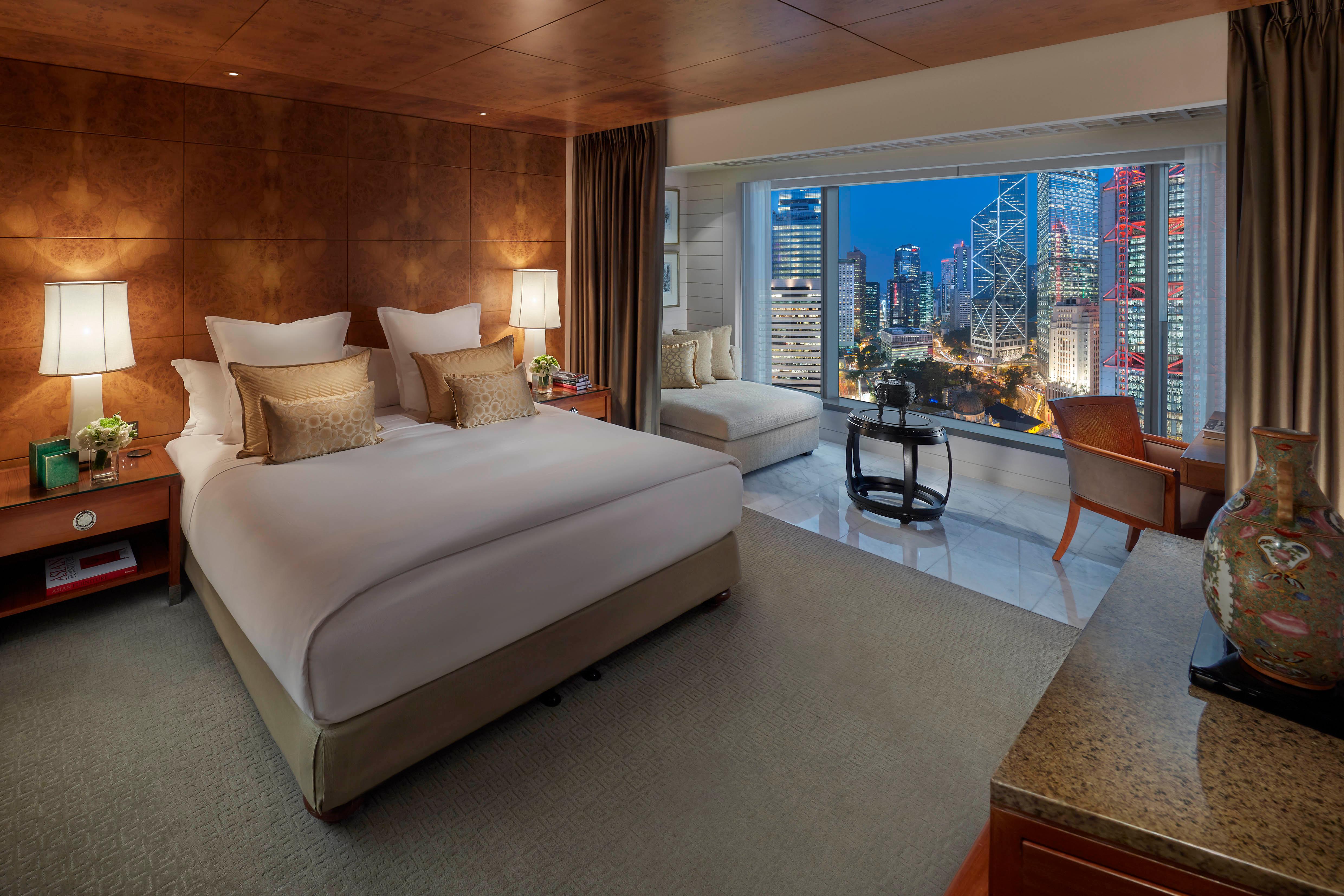 Statue Square View Room