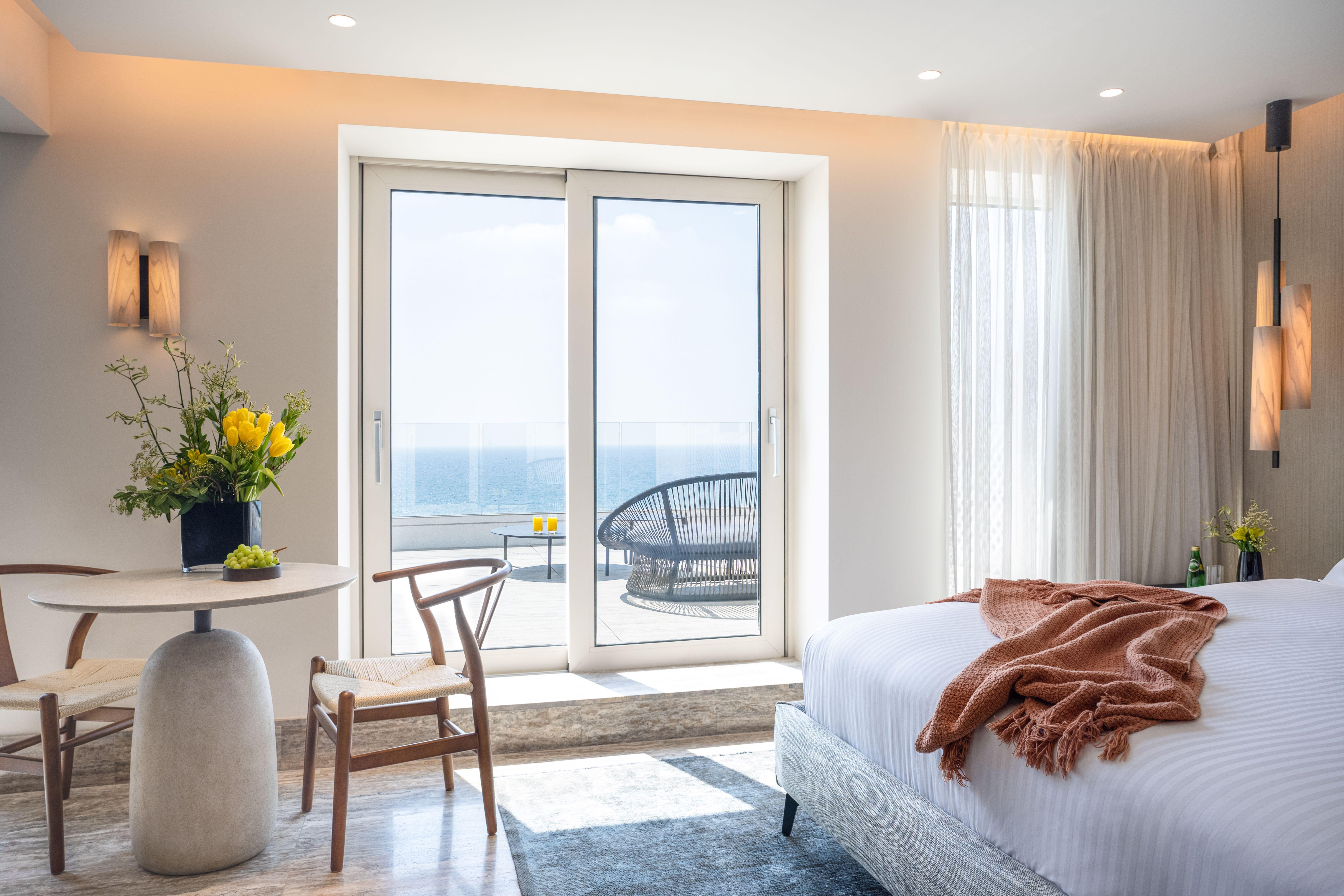 New Terrace Room
