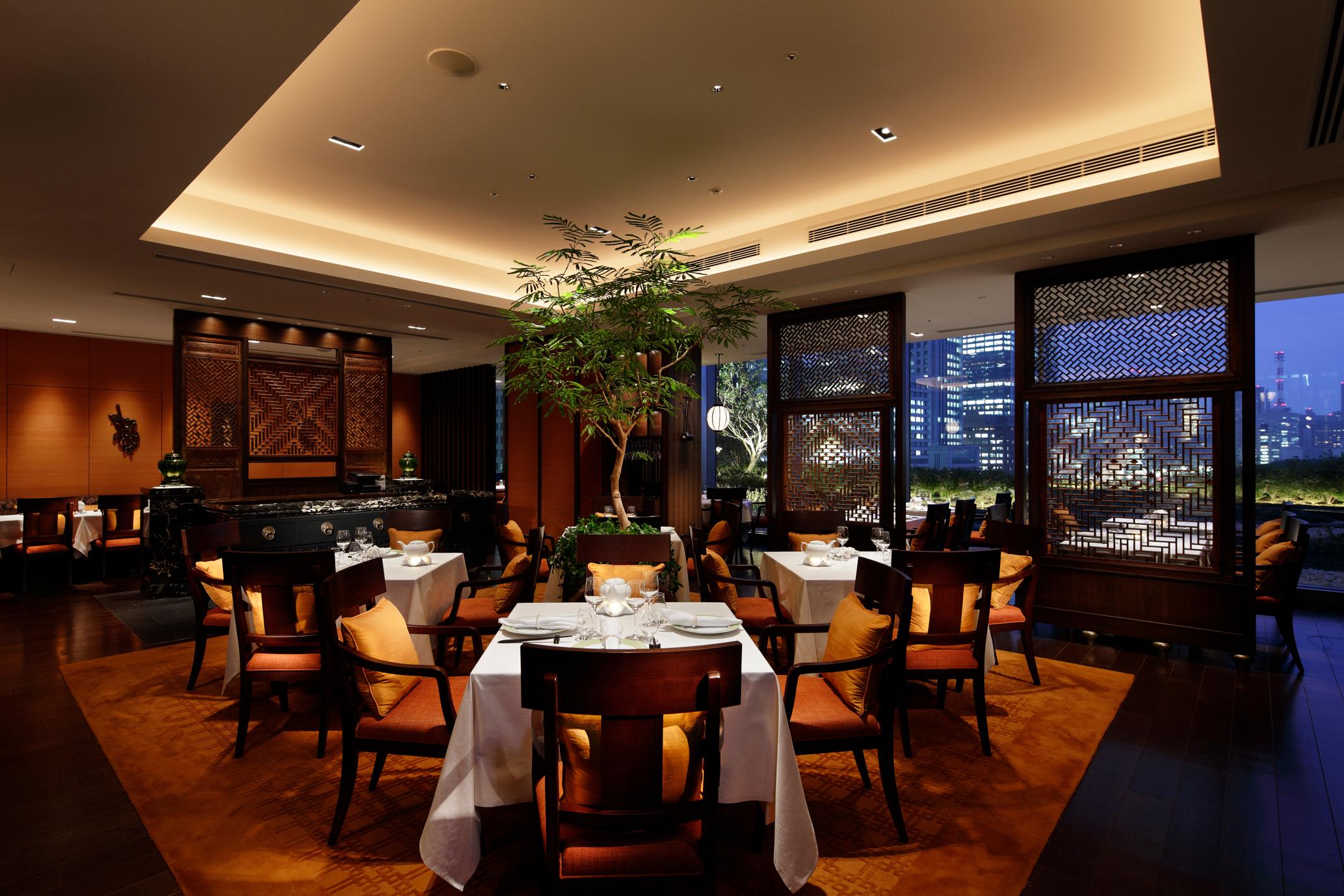 Palace Hotel Tokyo, Japan — Palace Hotel Tokyo - Table seating