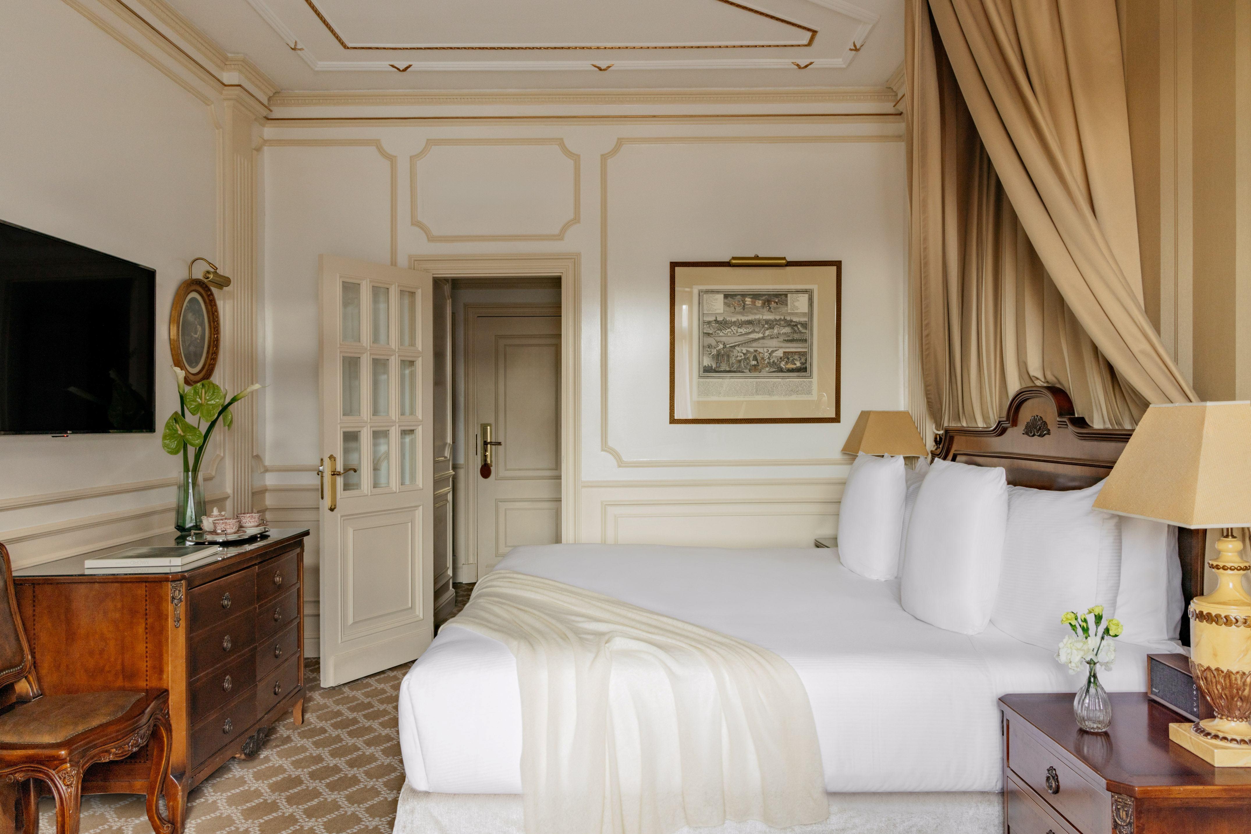 Supreme Room