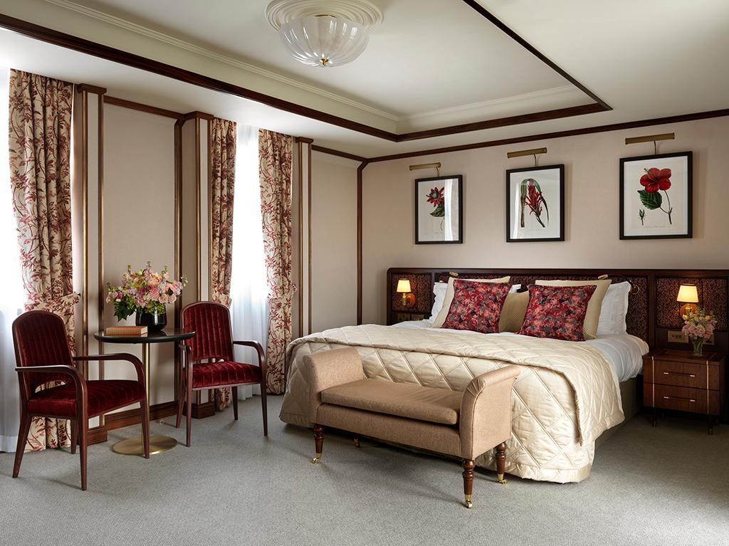 Deluxe Junior Suite, King Bedded with Sitting Area - Main House