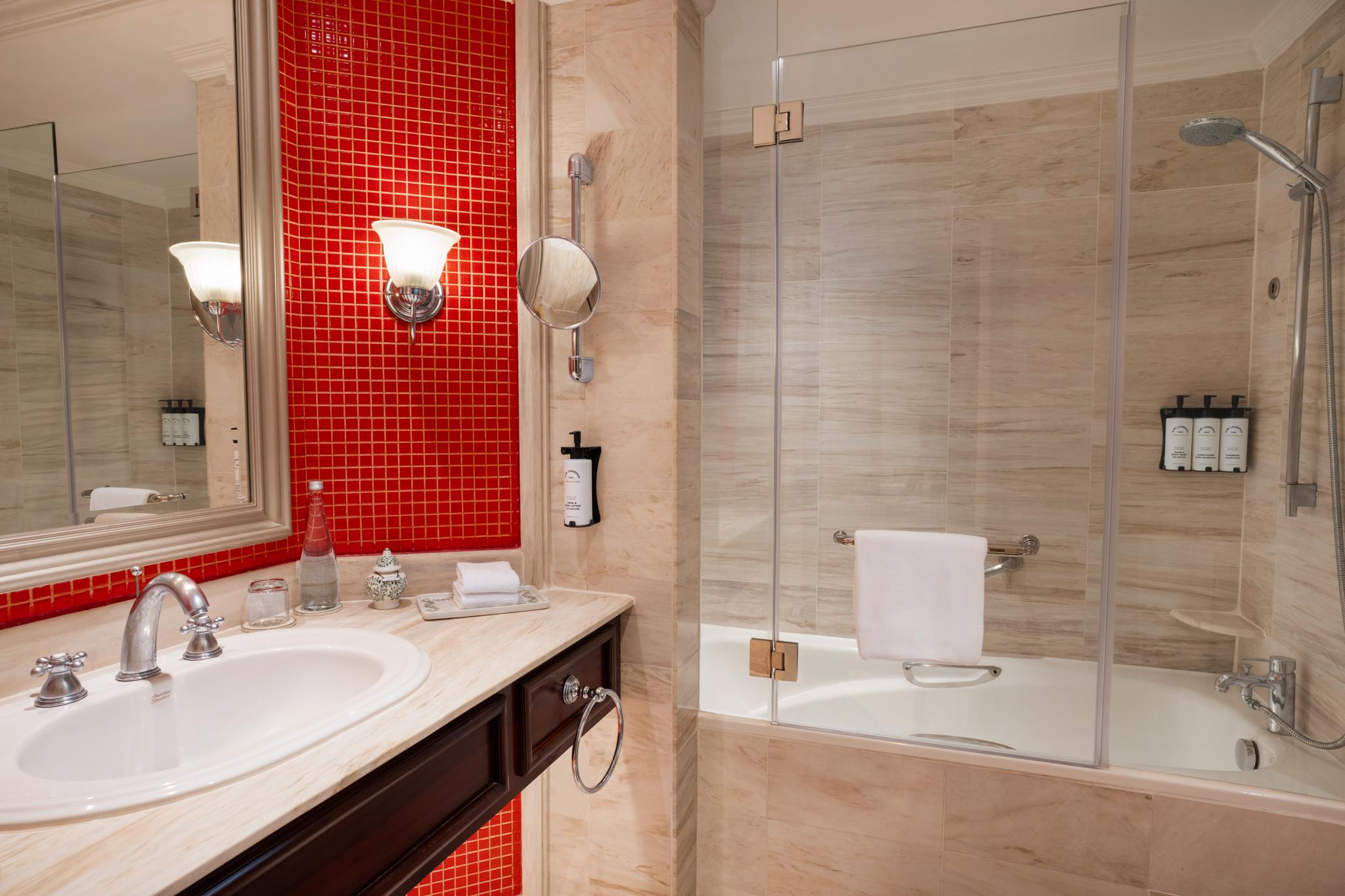 Premium Room - Metropole Opera Wing