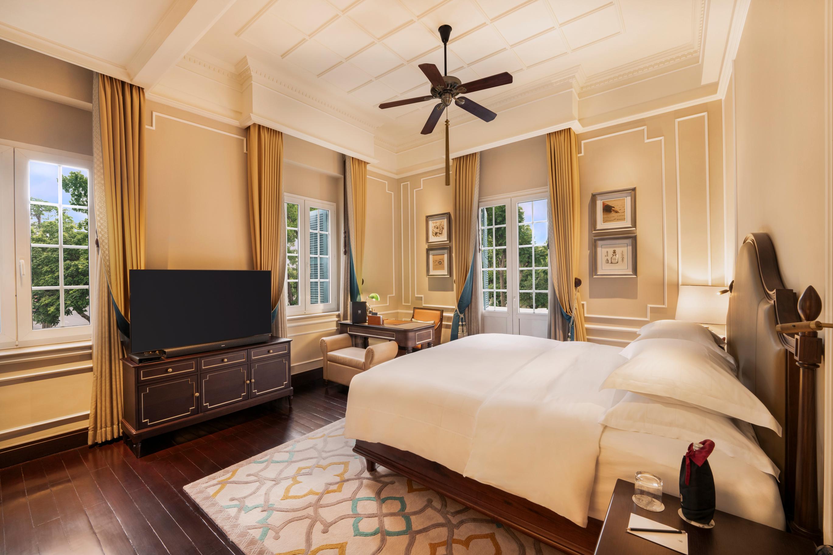 Legendary Suite - Graham Greene Suite - Metropole Heritage Wing