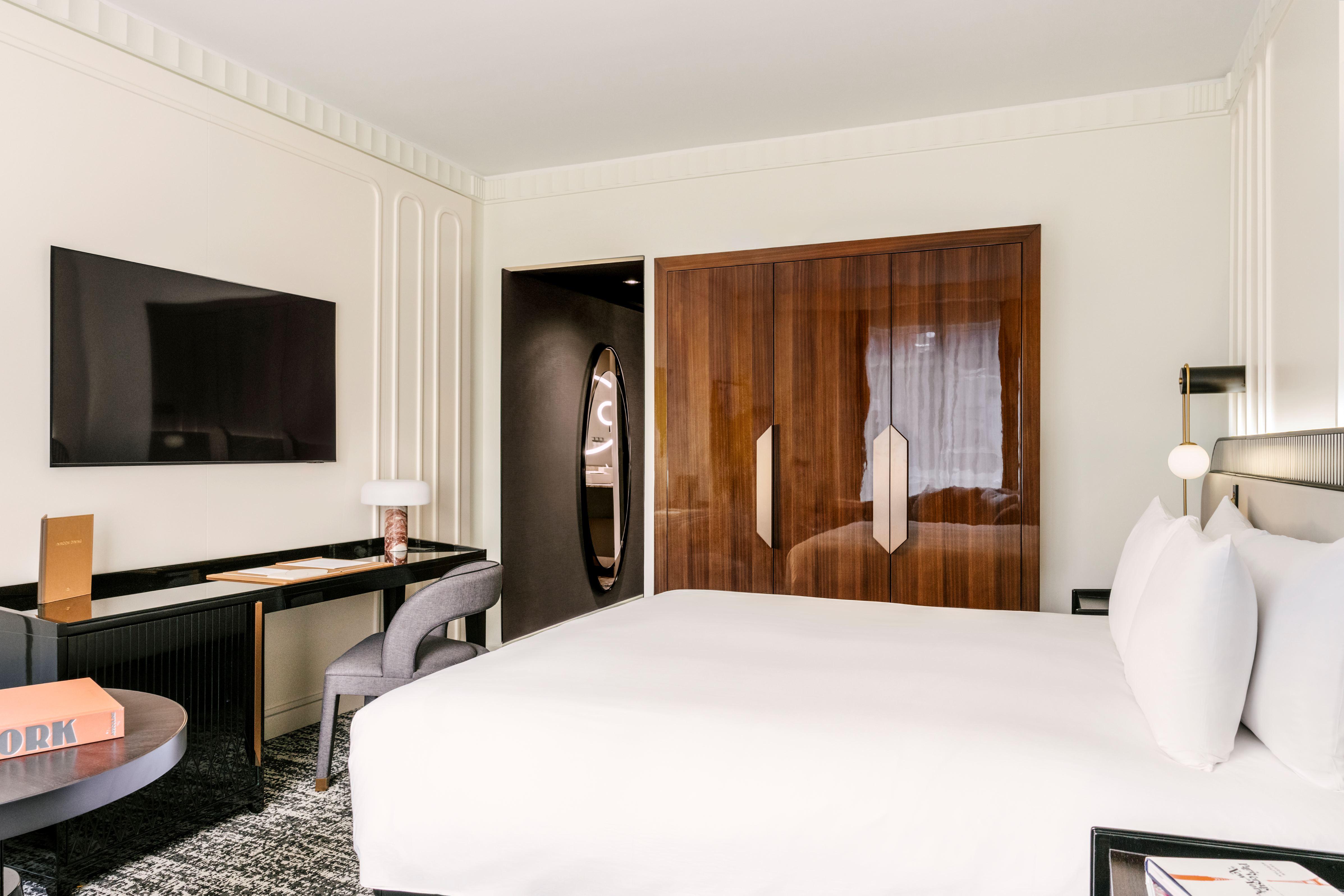 Superior 1 King Bed