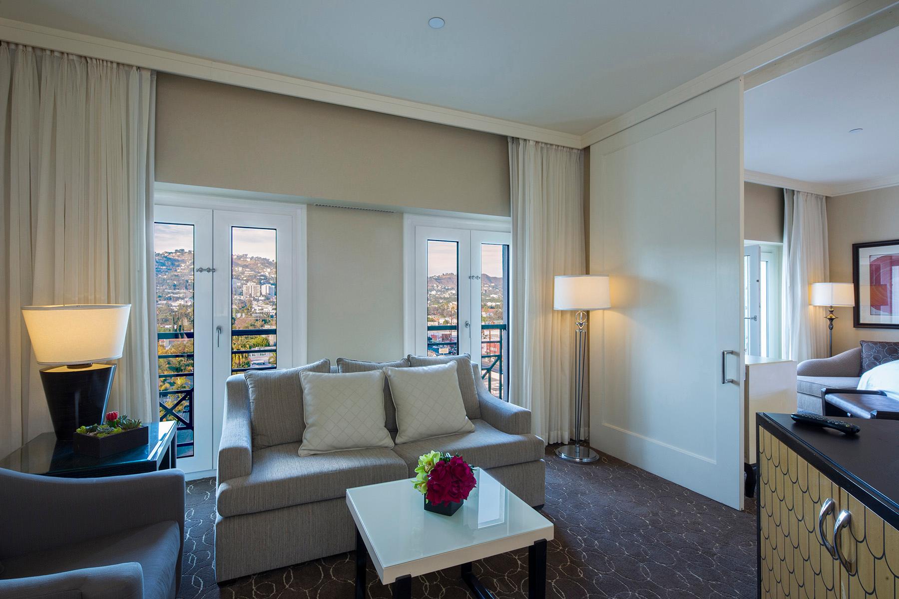 Hollywood Hill View Suite