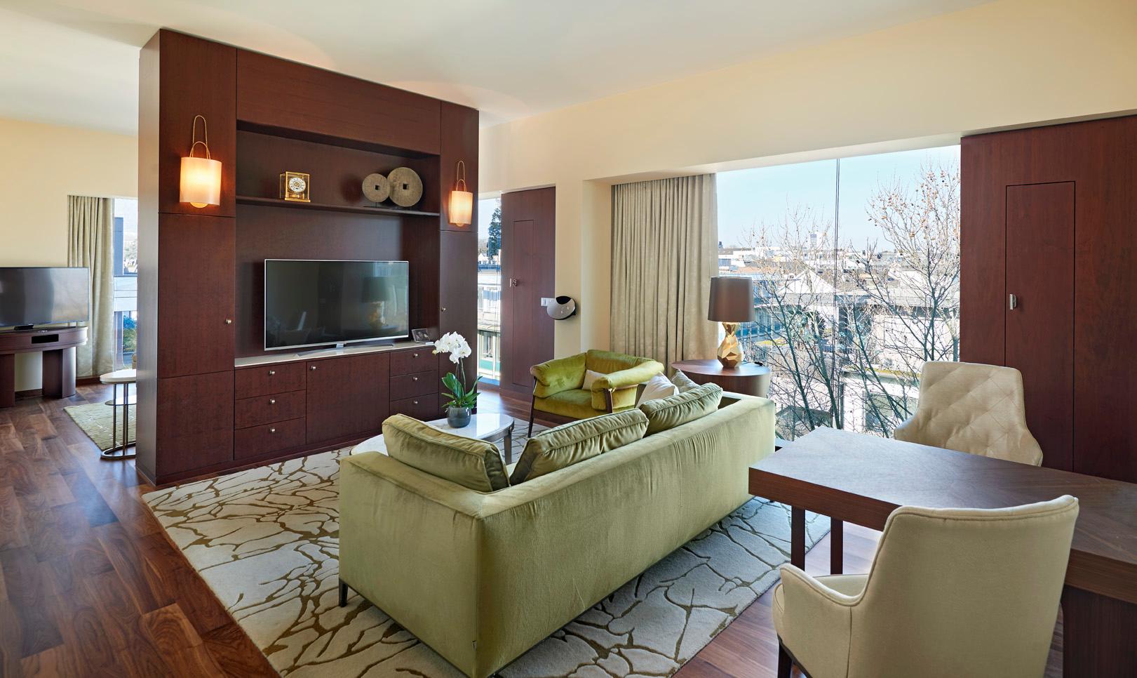 Park Corner Suite