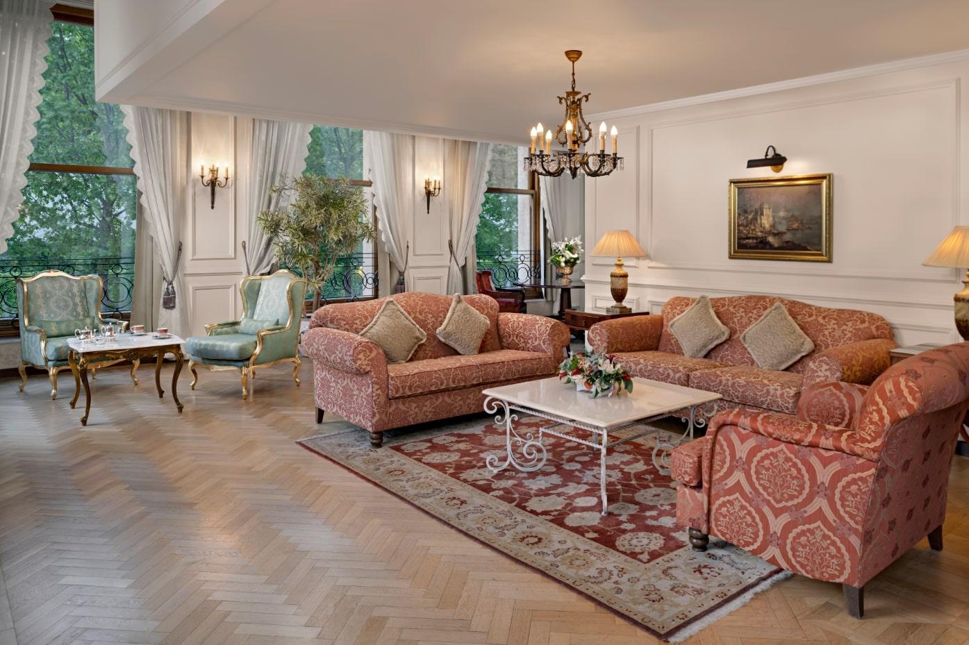 Three Bedroom Corner Palace Suite